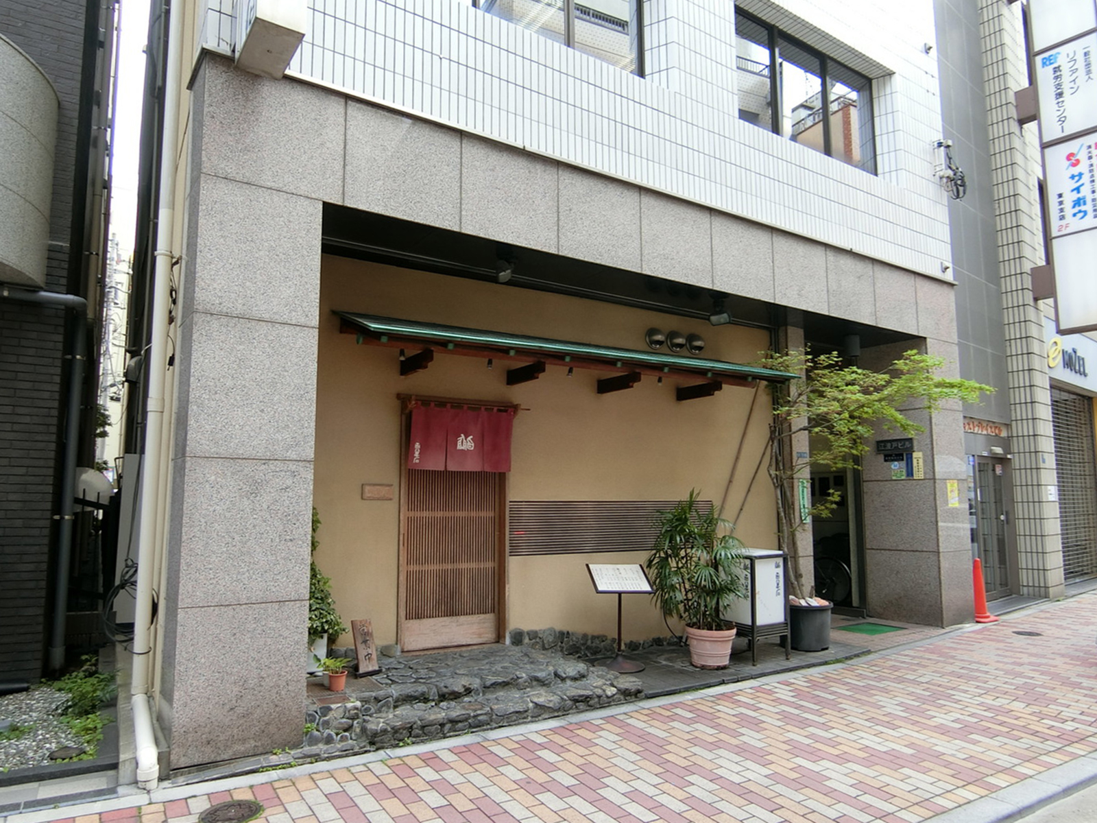 1階テナントの様子