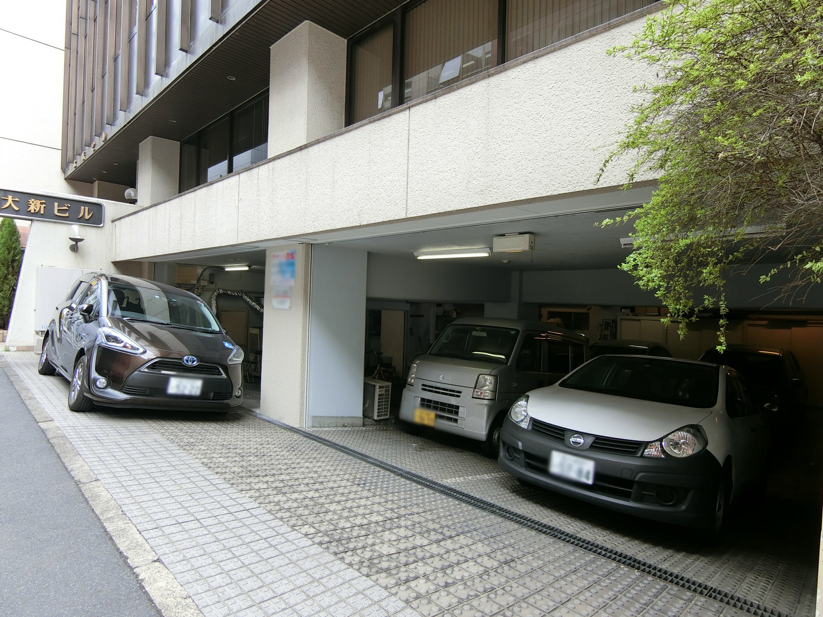 1階の駐車場