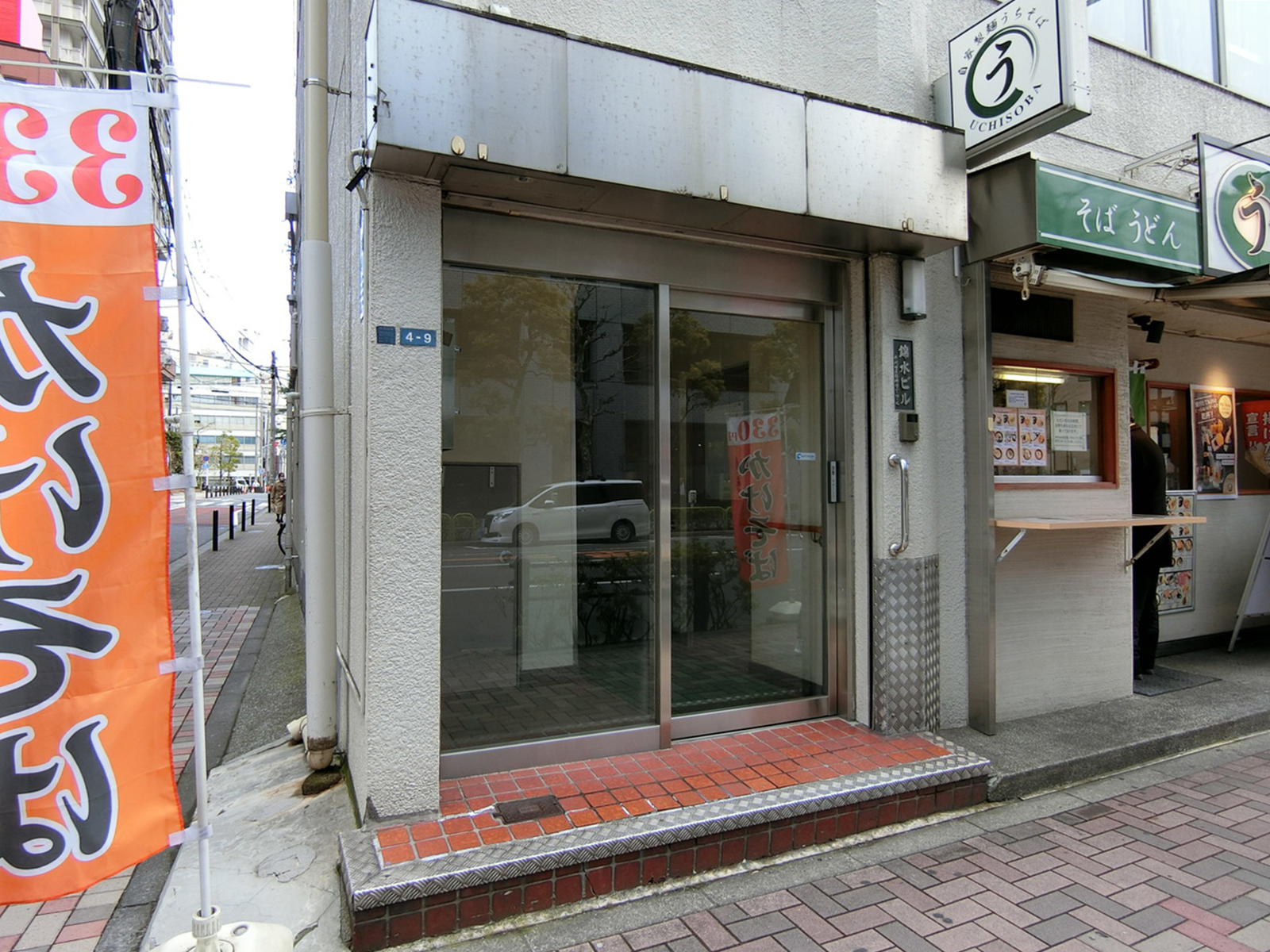 オフィスビル出入口