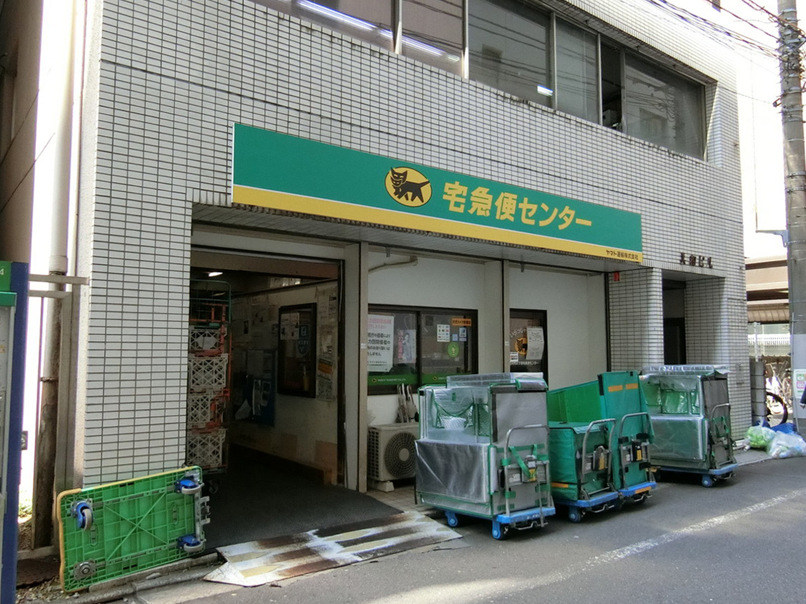 1階テナントの様子
