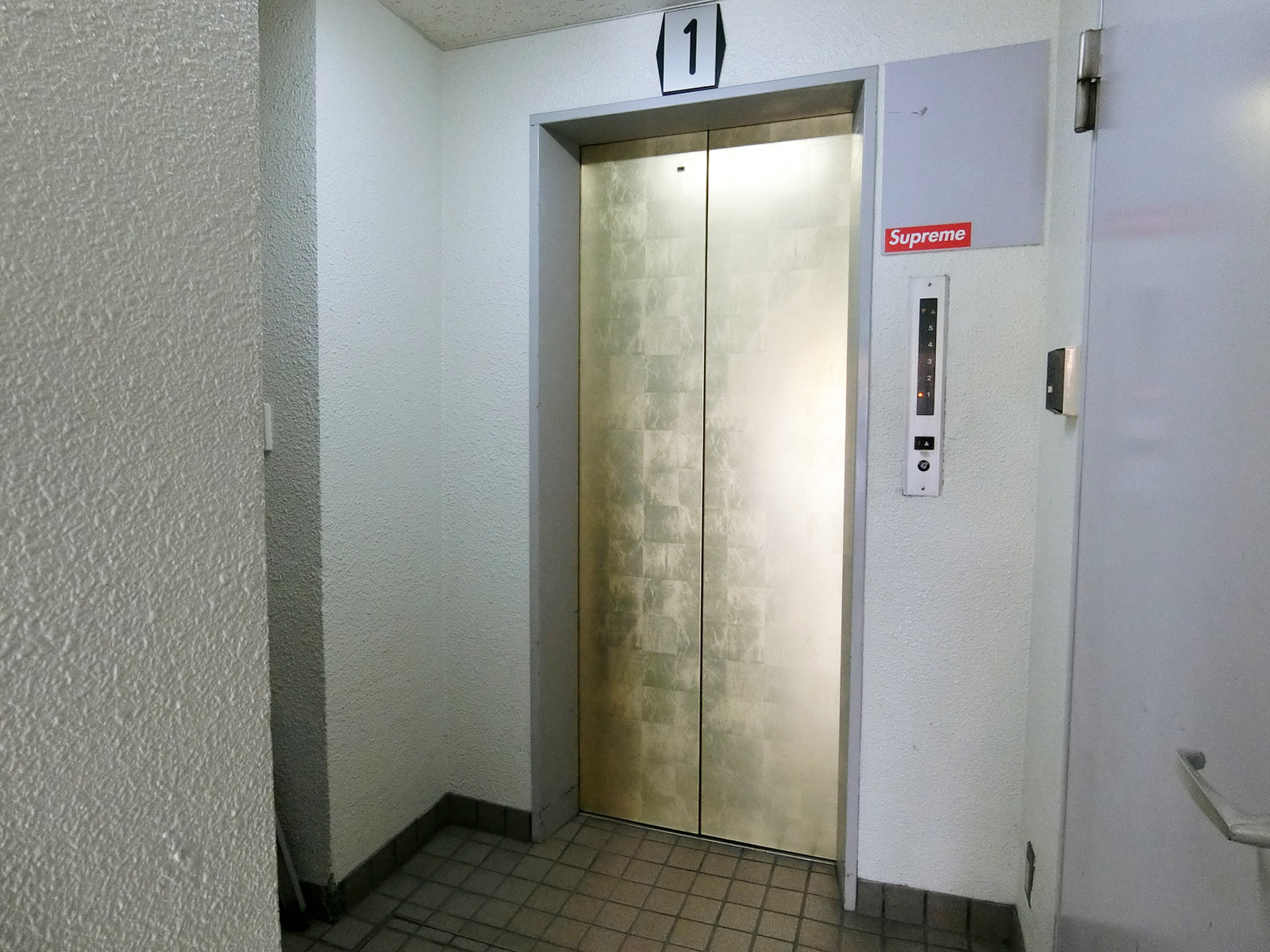 エレベーター