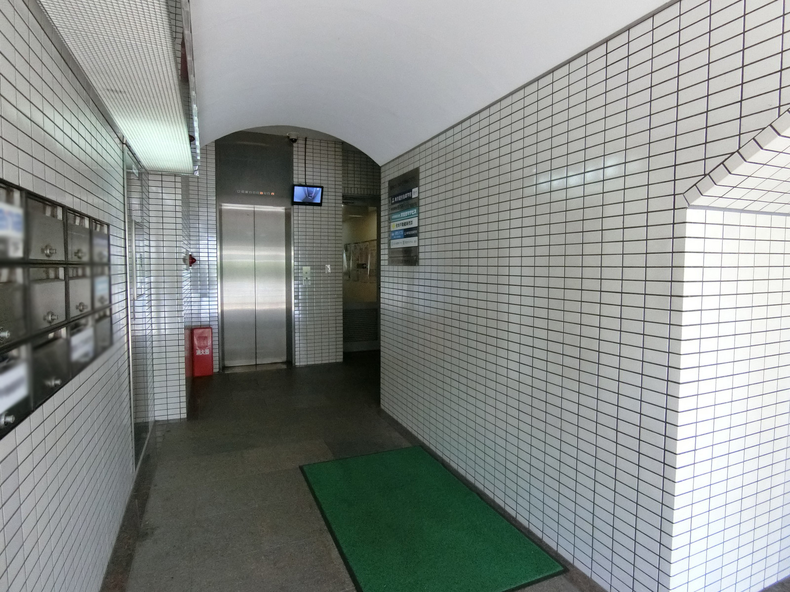 エントランス内部