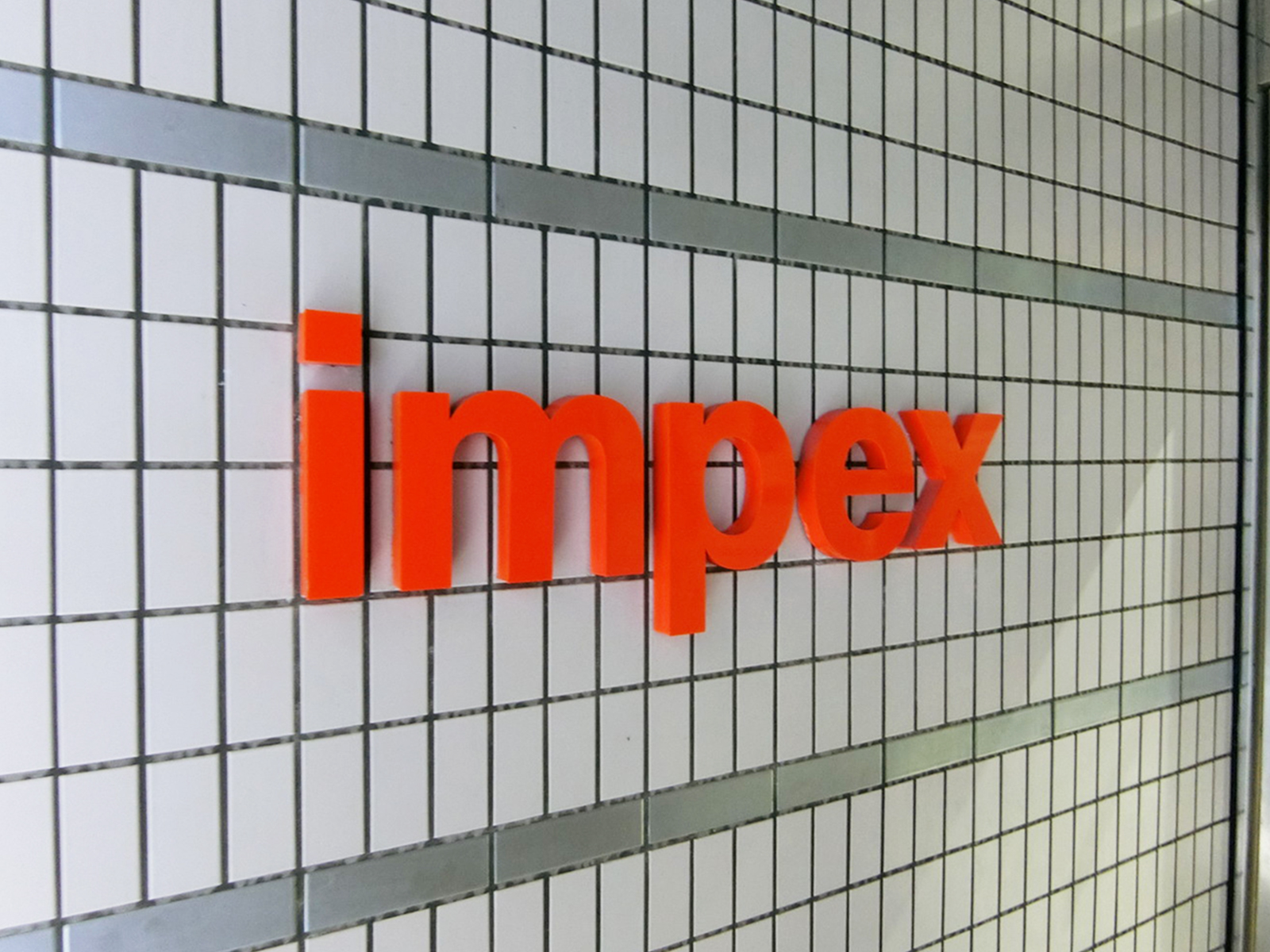 ネームプレート：impexビル