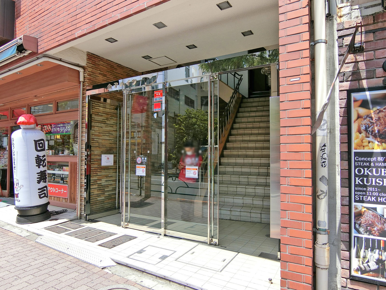 オフィスビル出入口