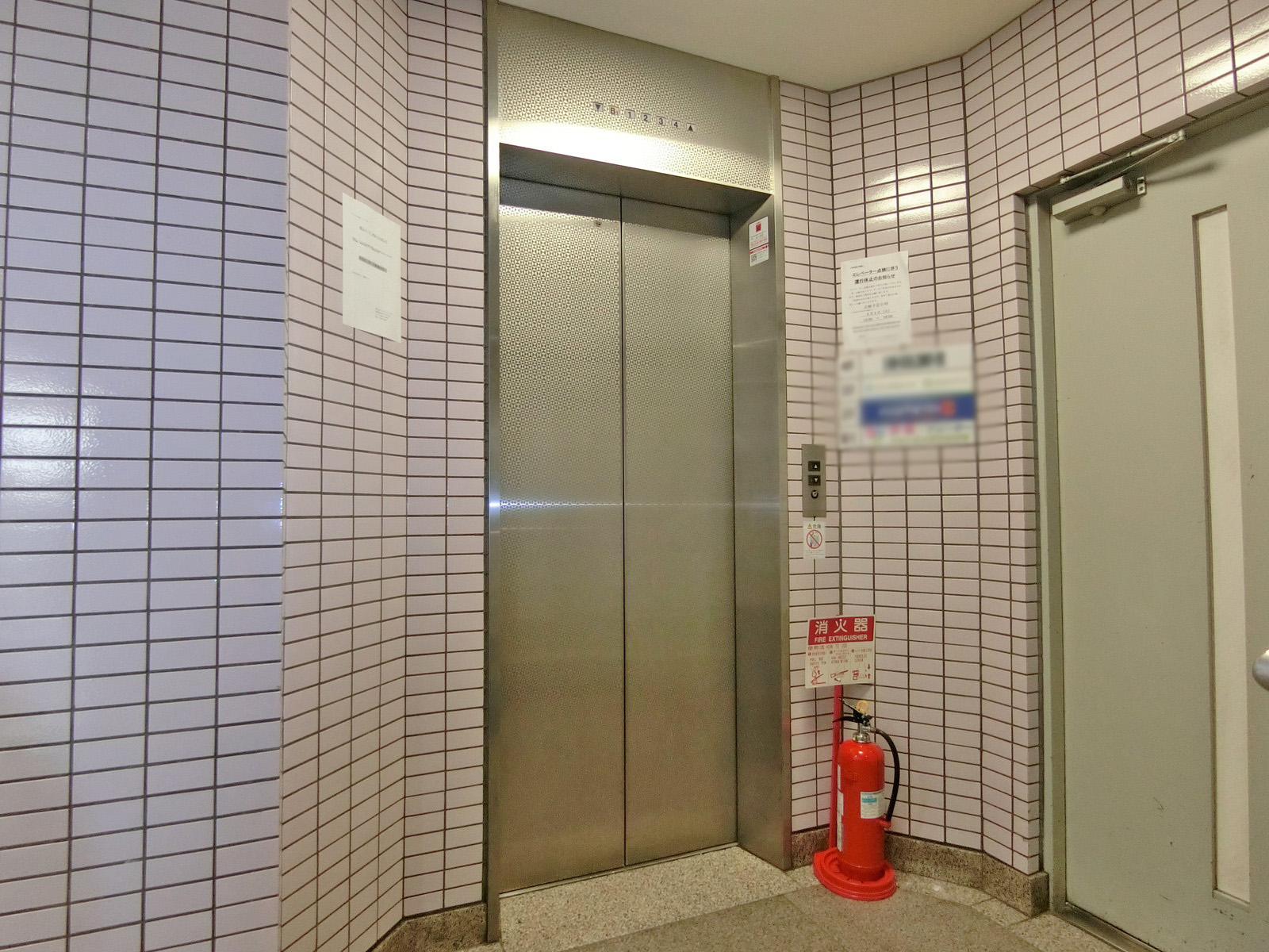 エレベーター(1基)