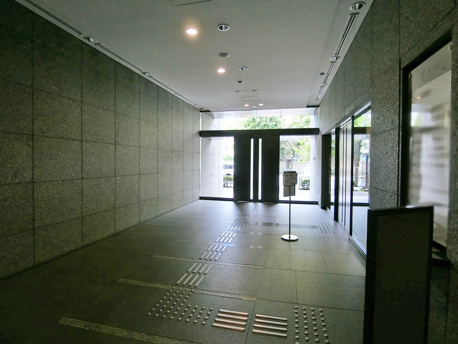 エントランス
