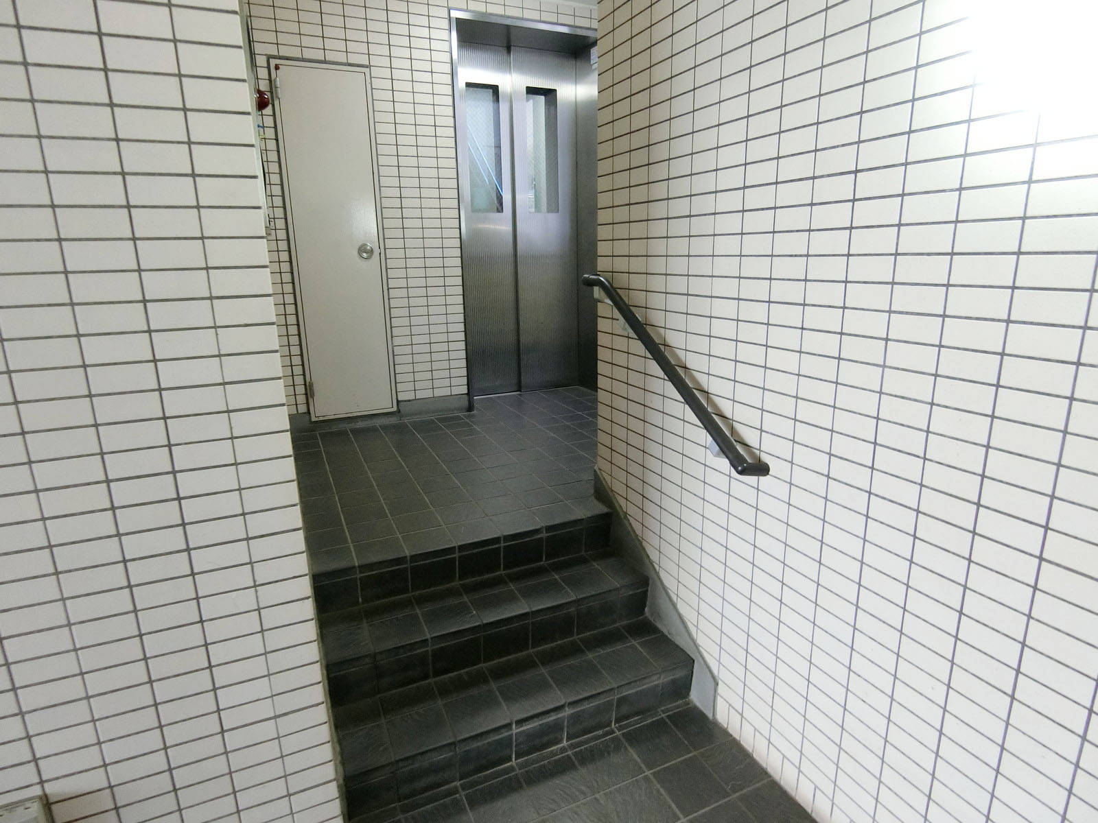 エントランス内部