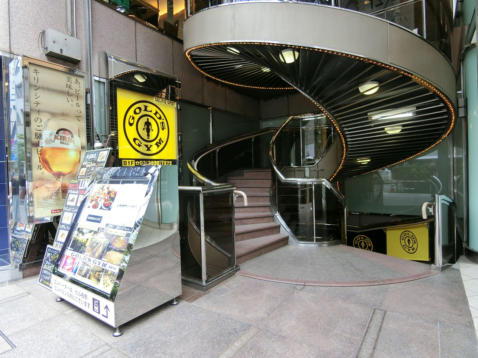 各店舗への出入口