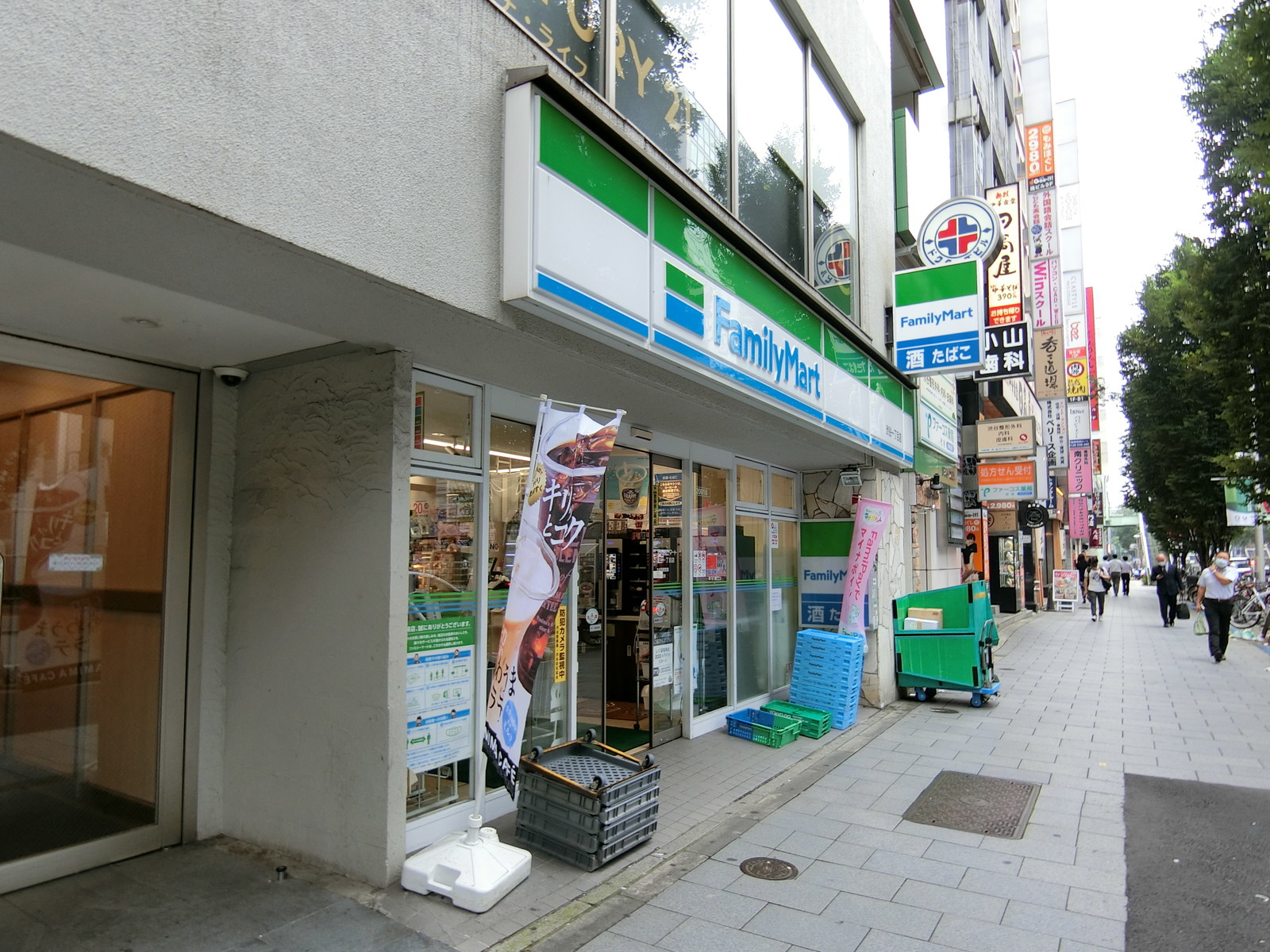1階のファミリーマート