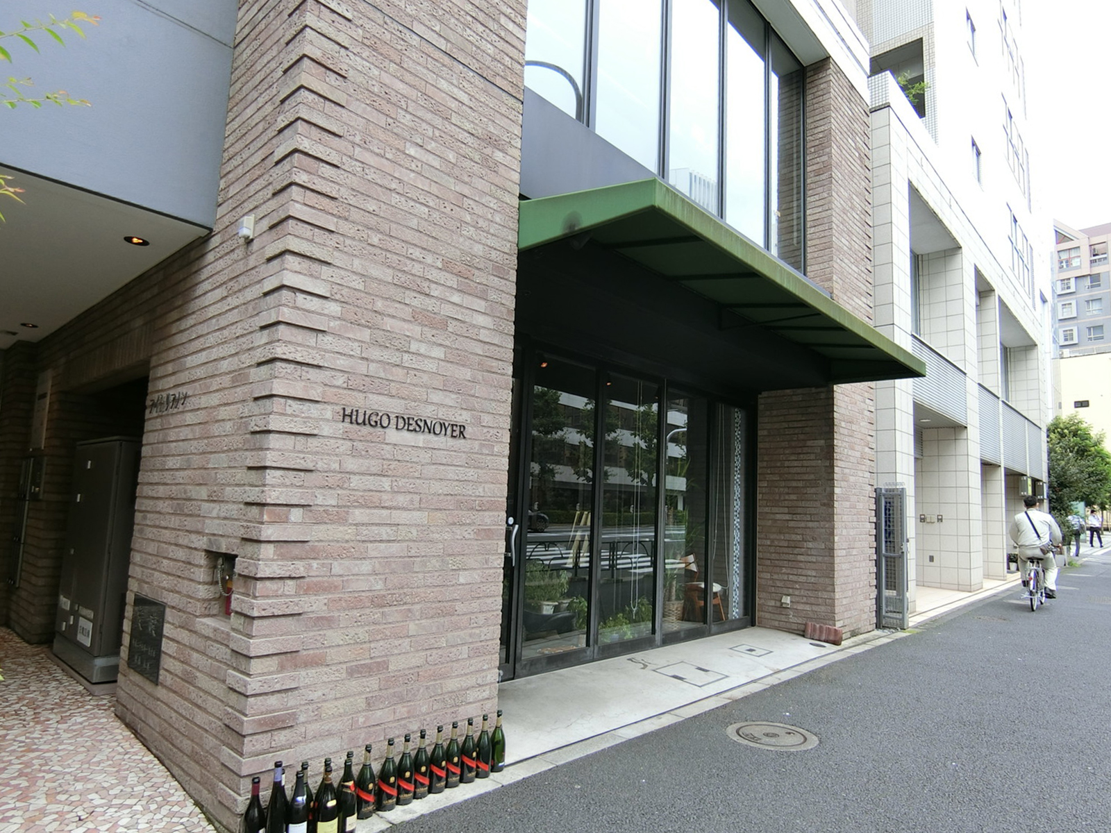 1階テナントの様子