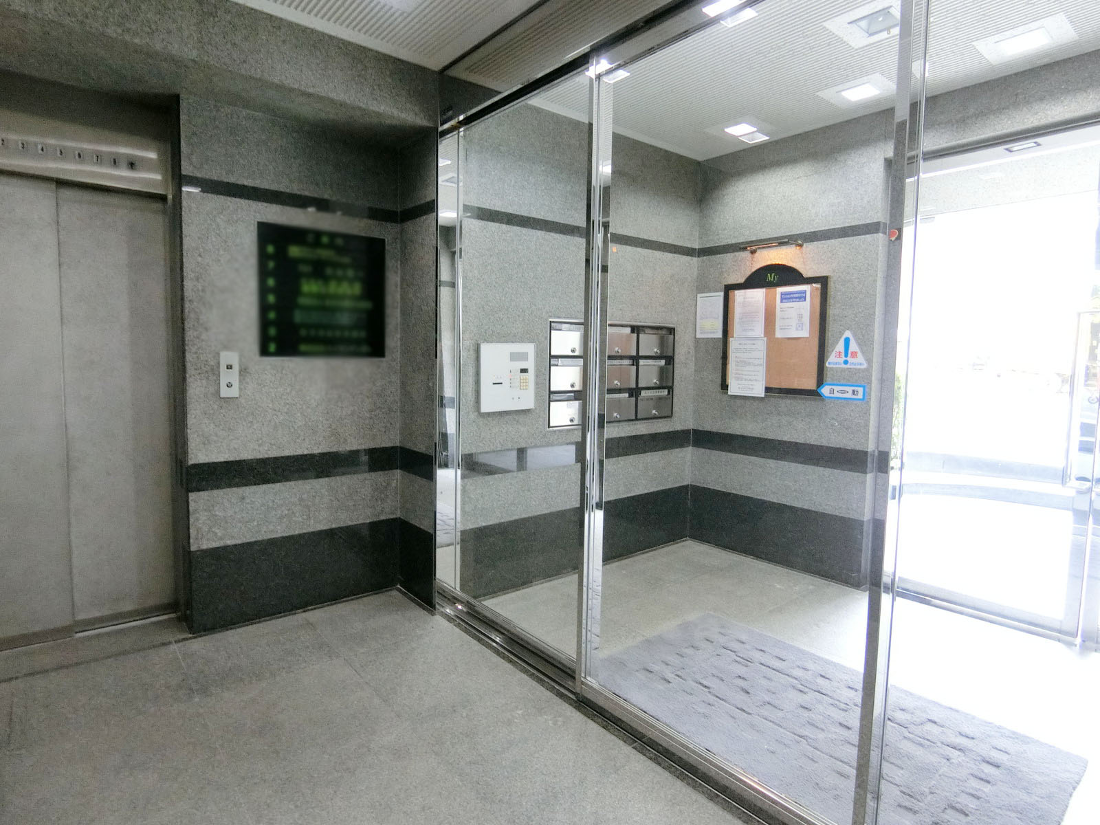 エントランスホール