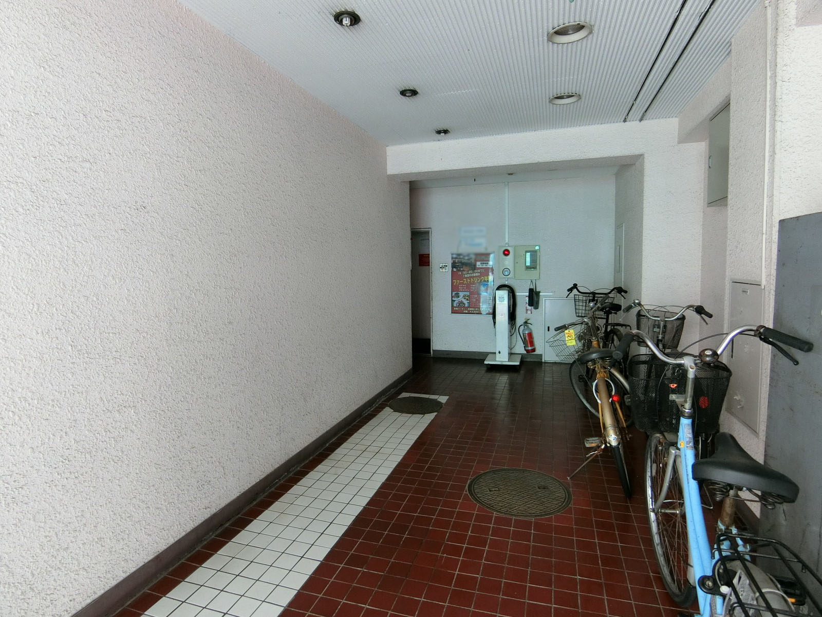 エントランス内部
