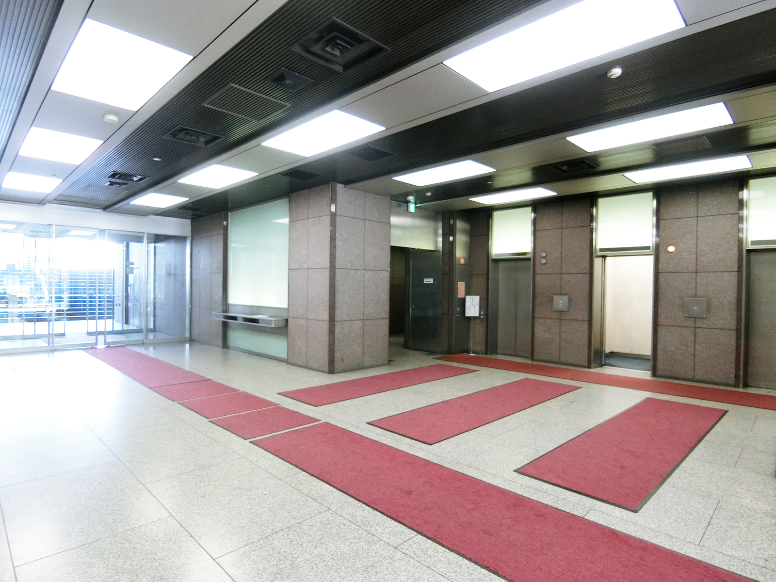 エントランスホール
