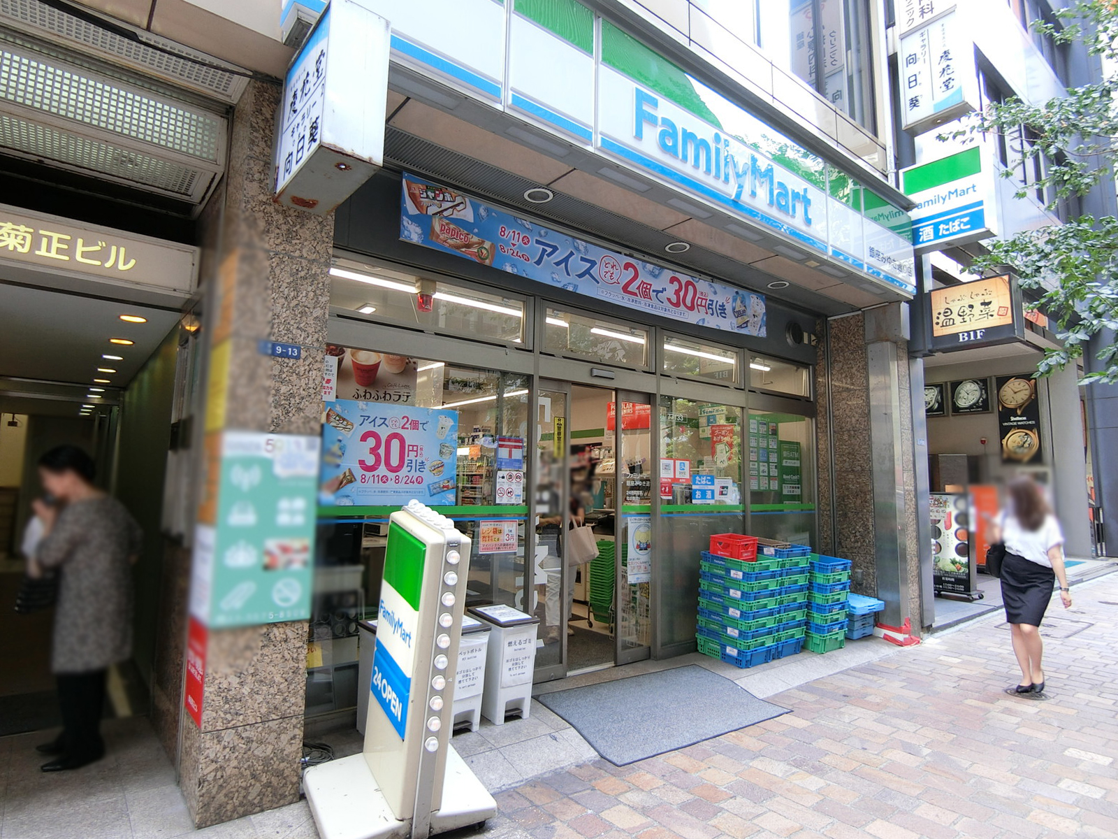1階のファミリーマート 銀座みゆき通り店