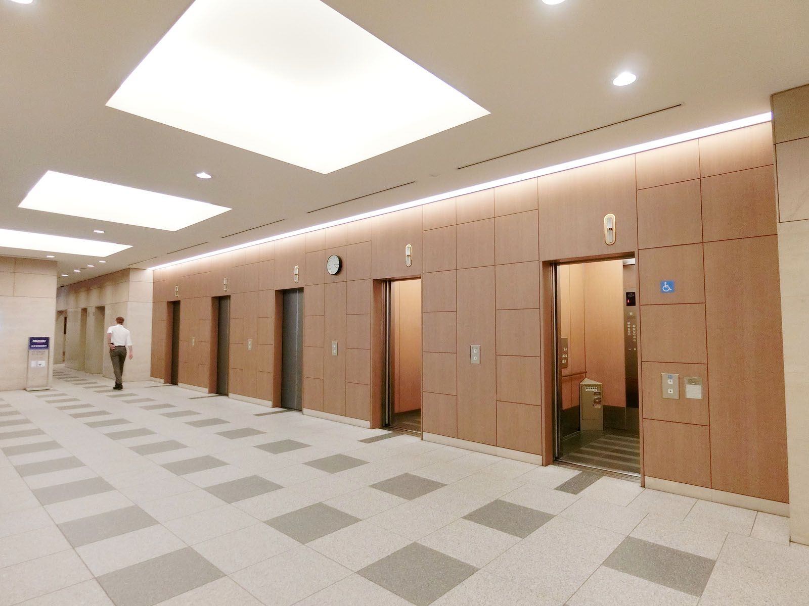エレベーターホール