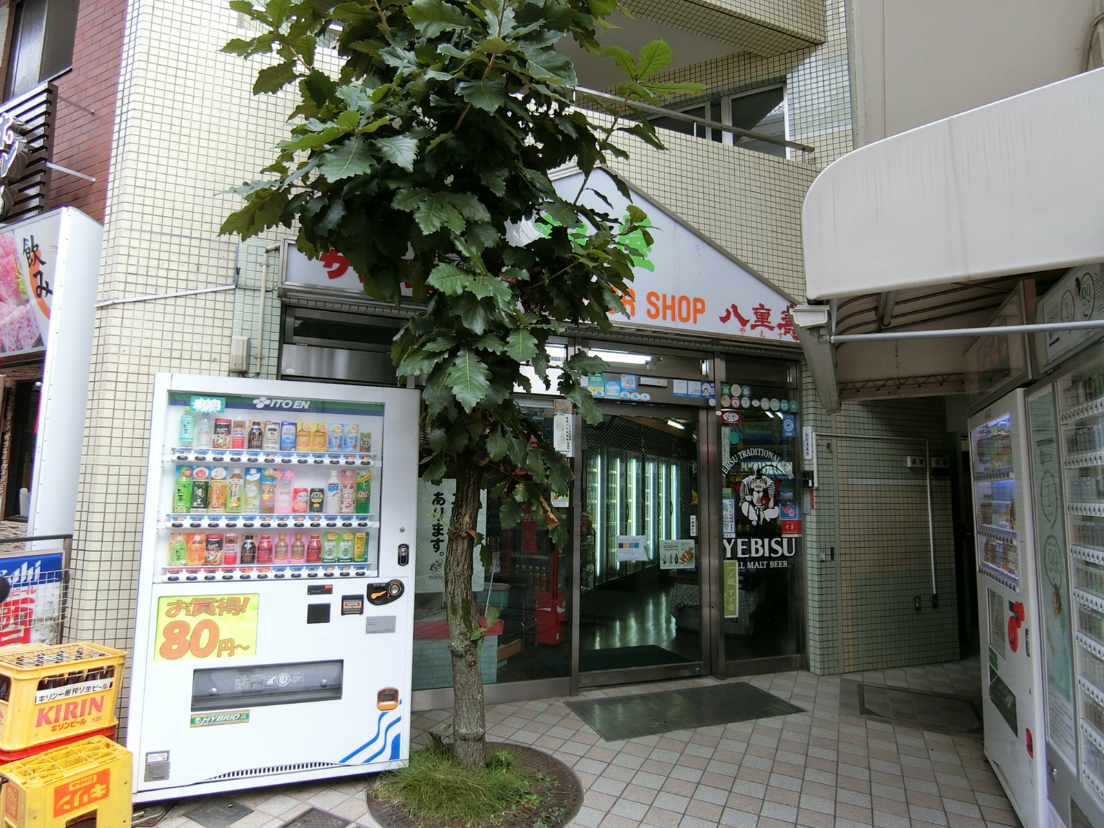 1階テナントの様子