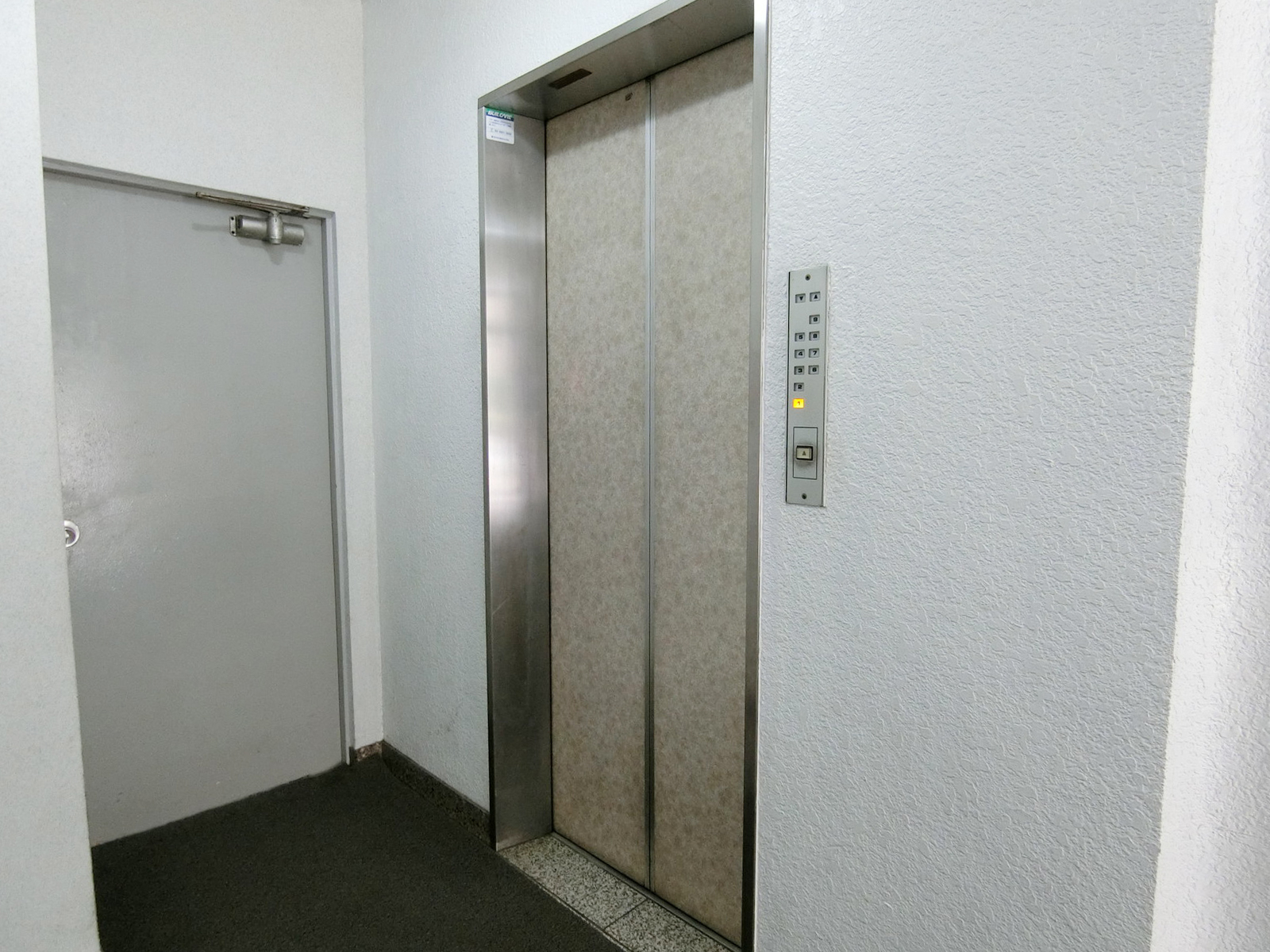 エレベーター