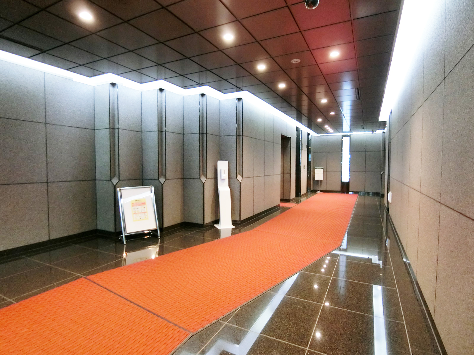 エントランスホール