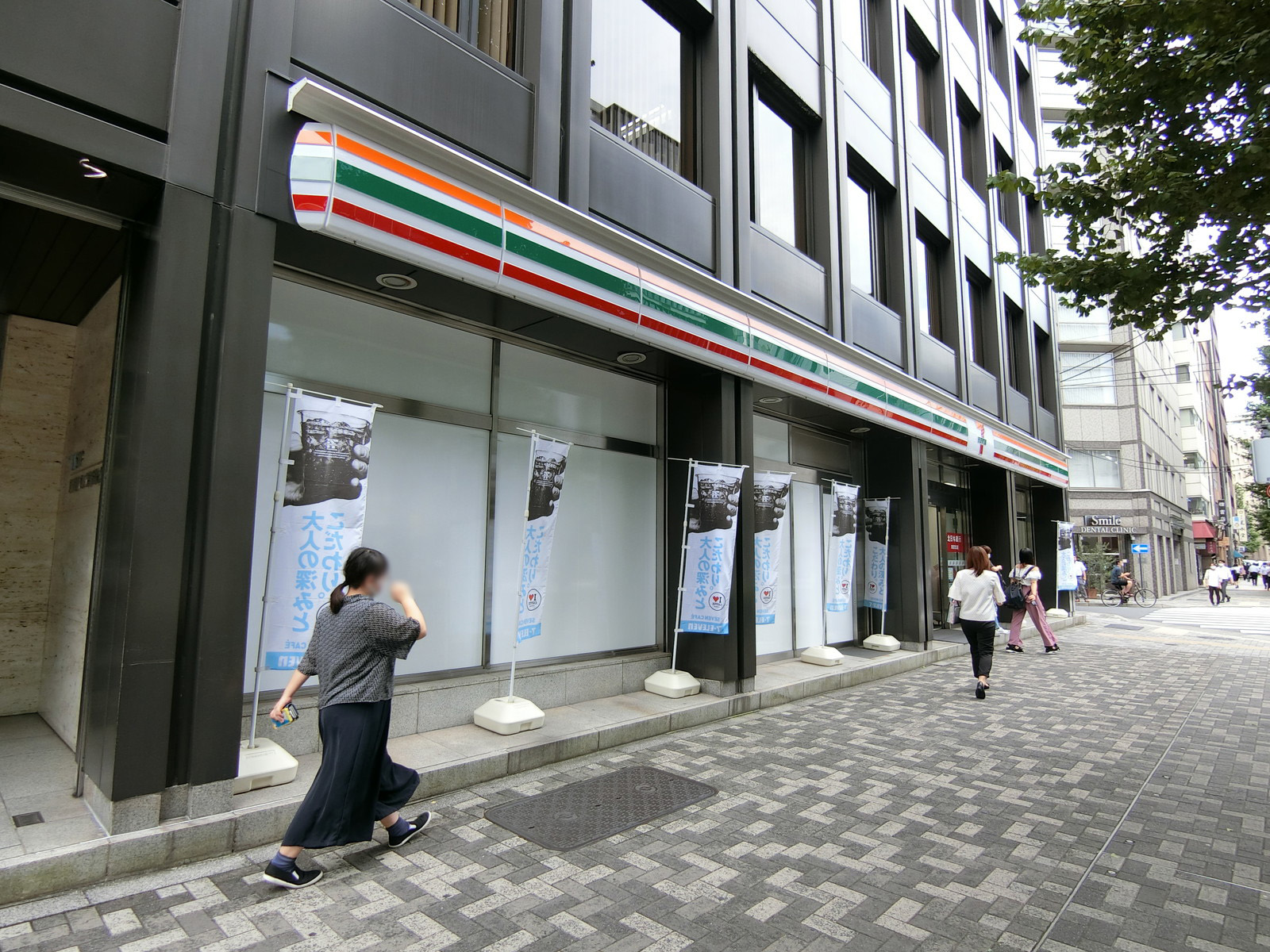 1階のコンビニ