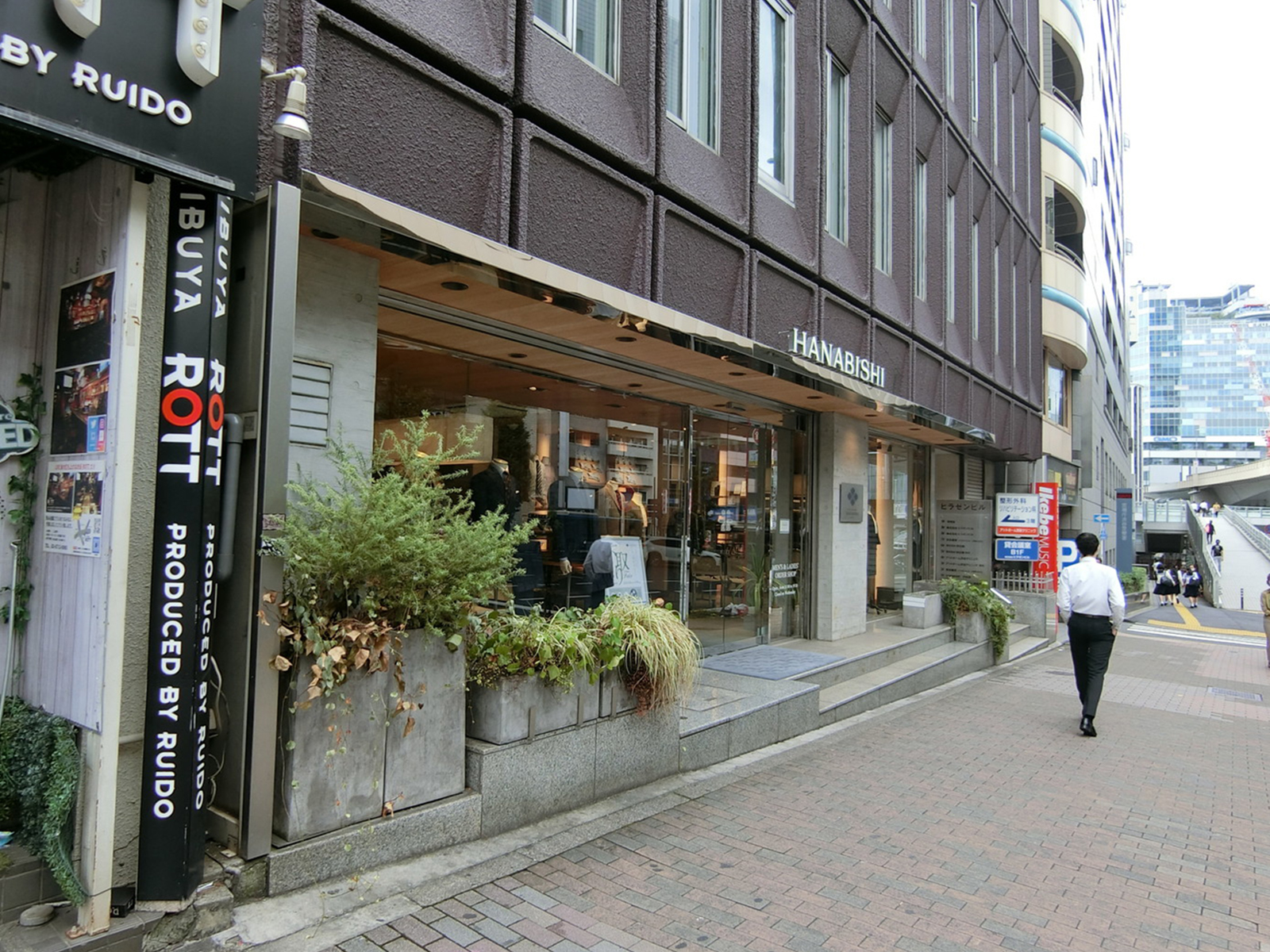 1階テナントの様子