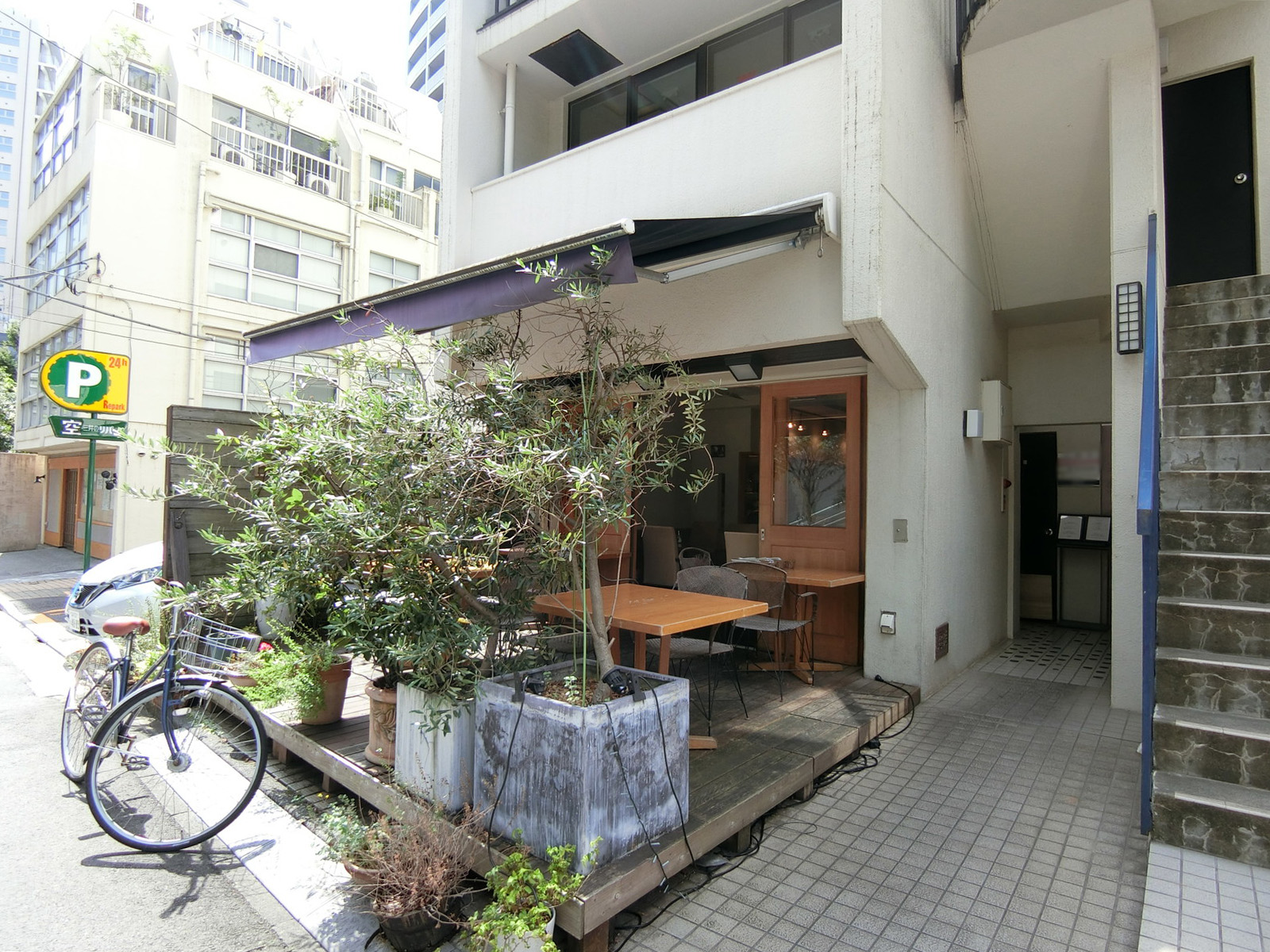 1階の飲食店