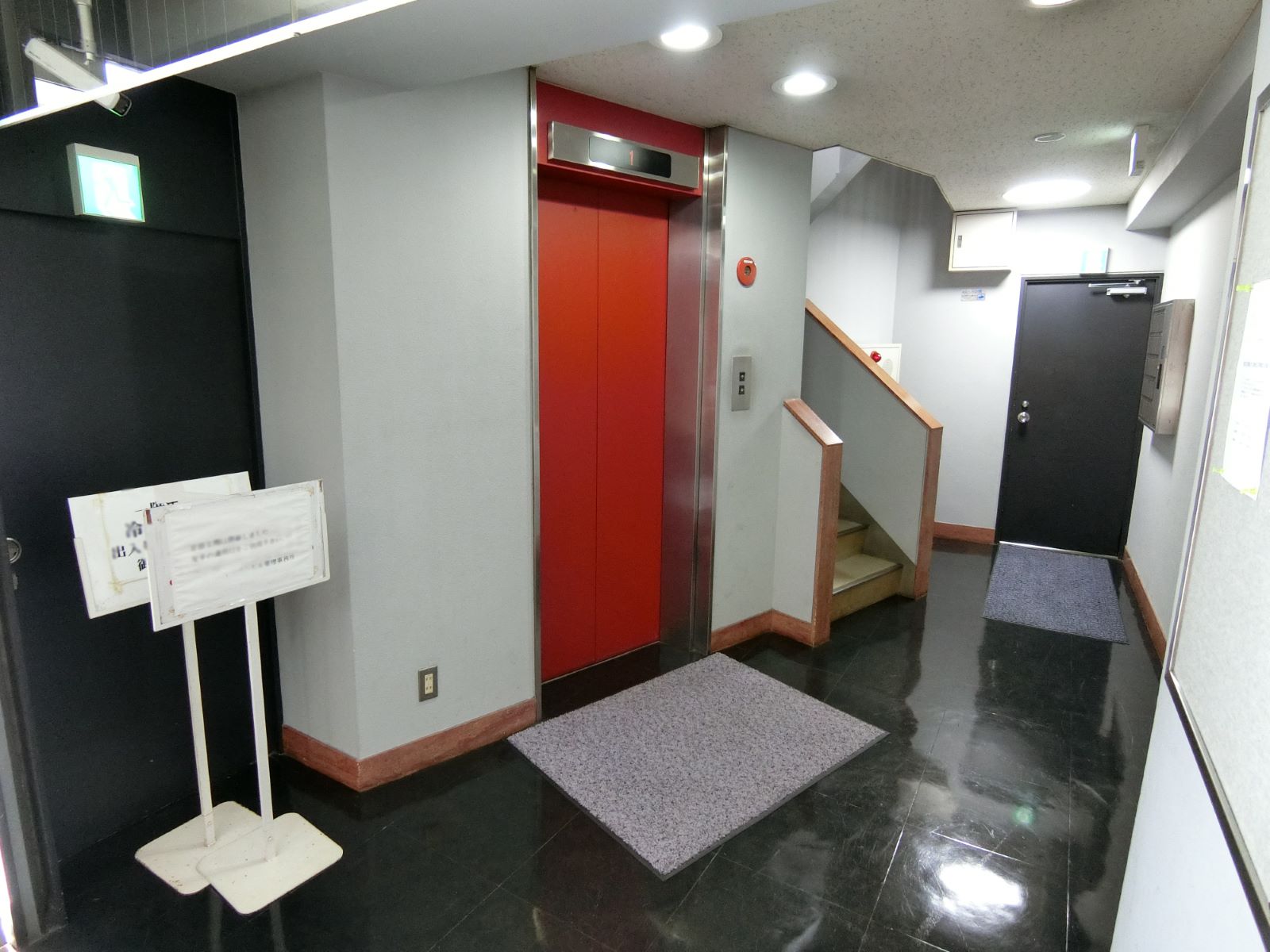 エレベーターホール