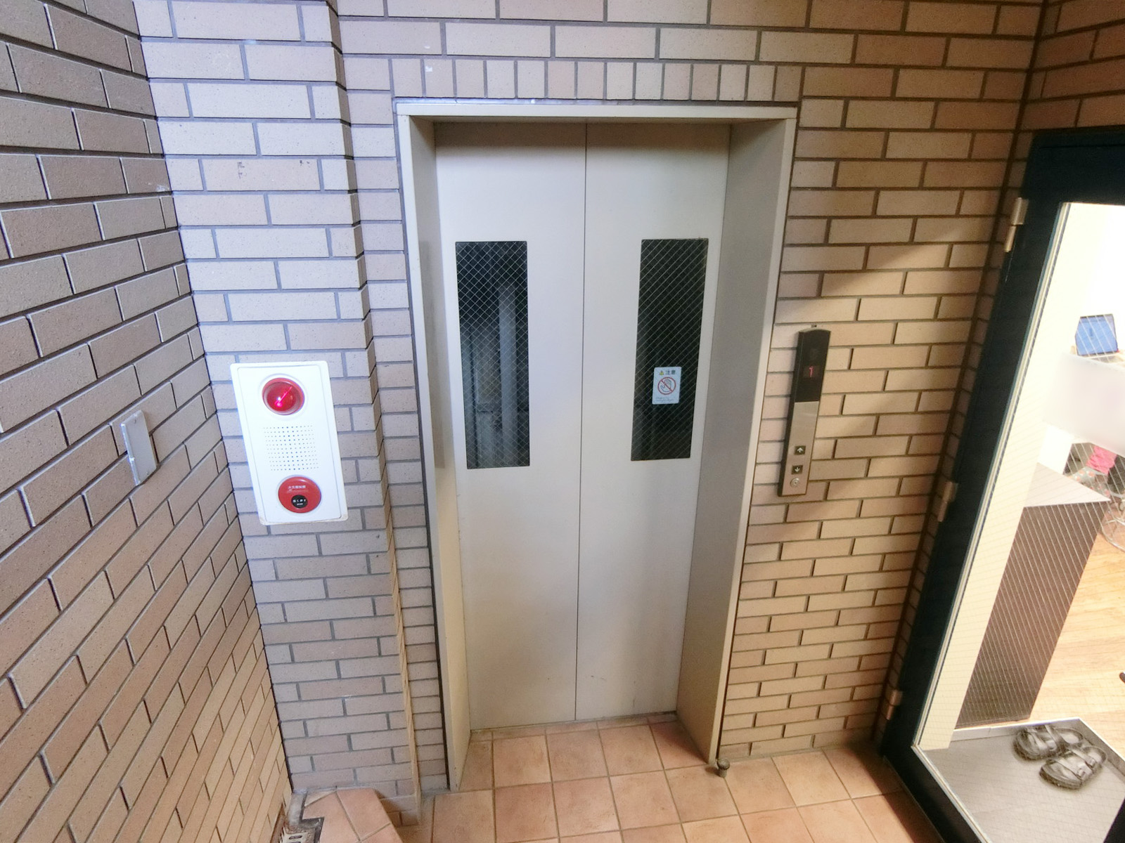 エレベーター