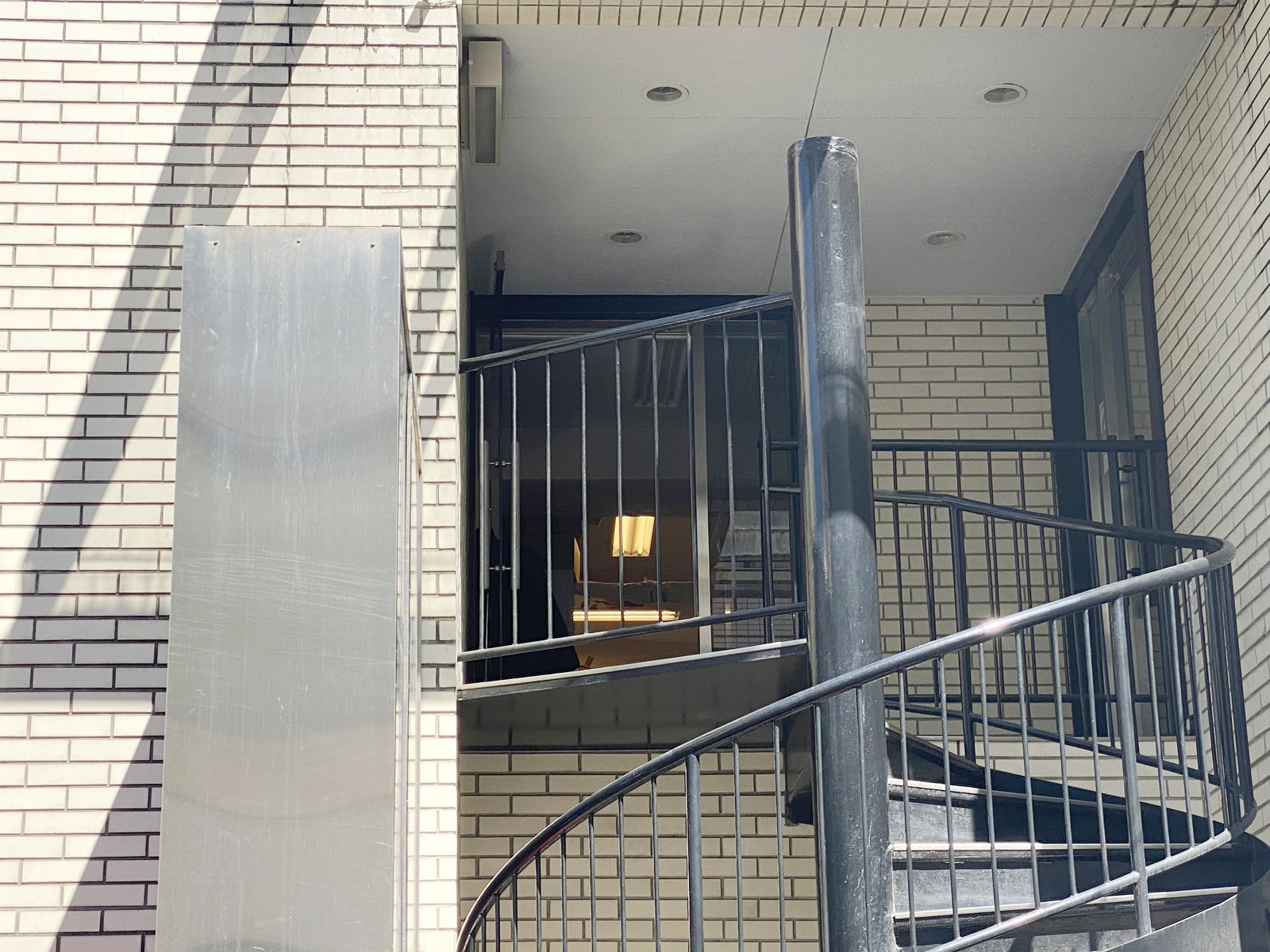 オフィス出入り口