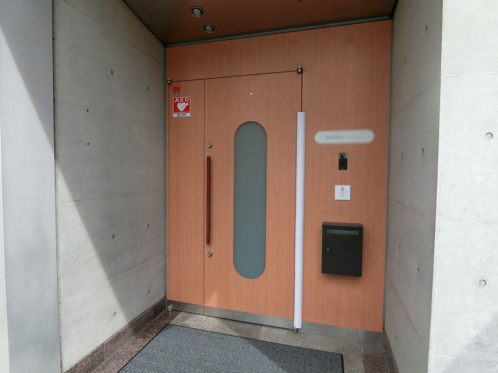 オフィスビル出入口