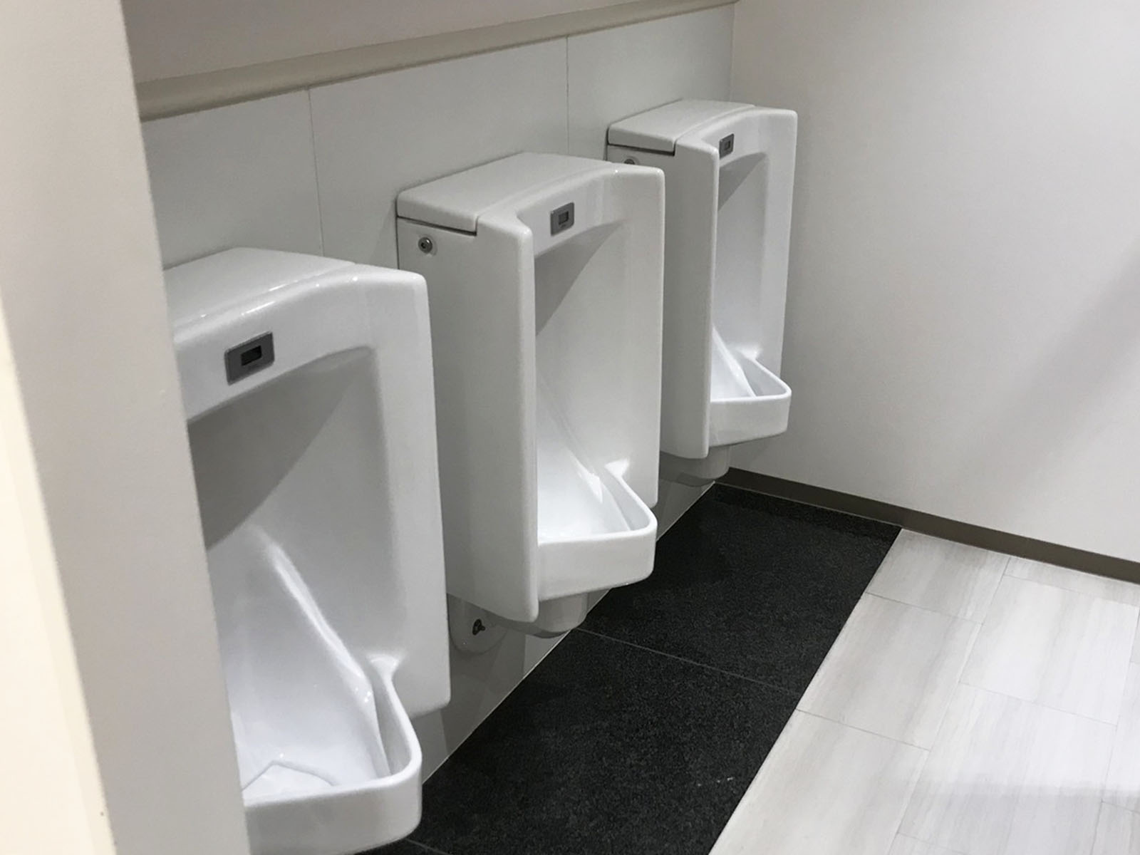 男性用トイレ