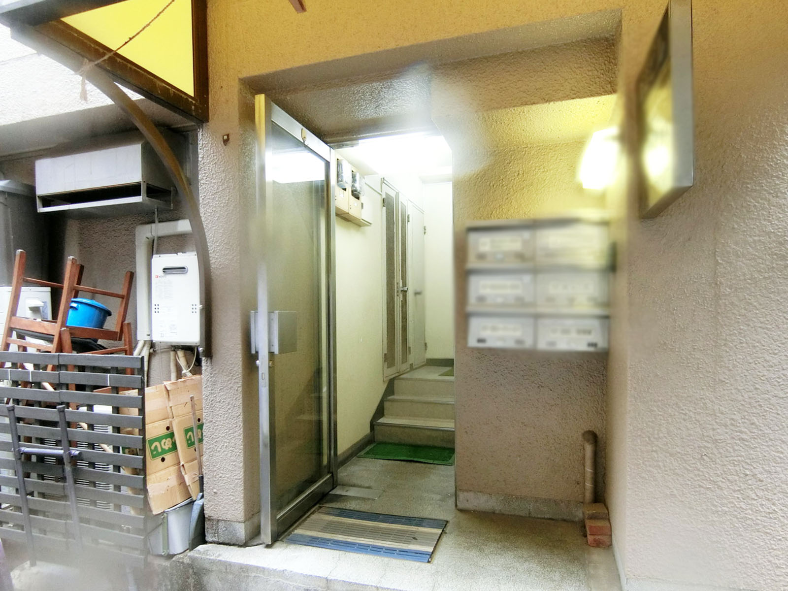 オフィスビル出入口