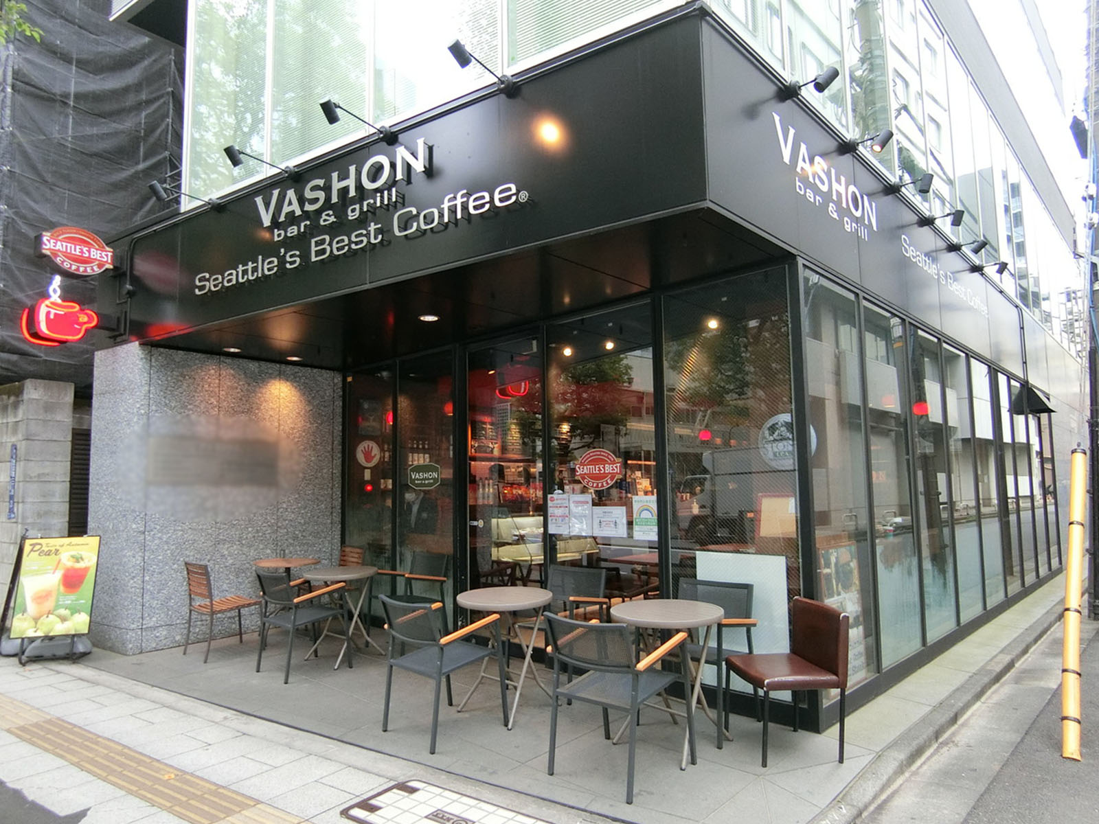 1階飲食店の様子
