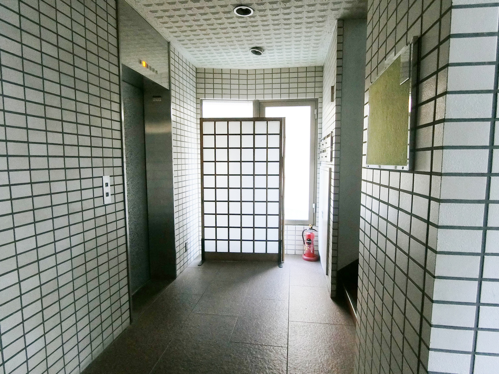 エントランスホール