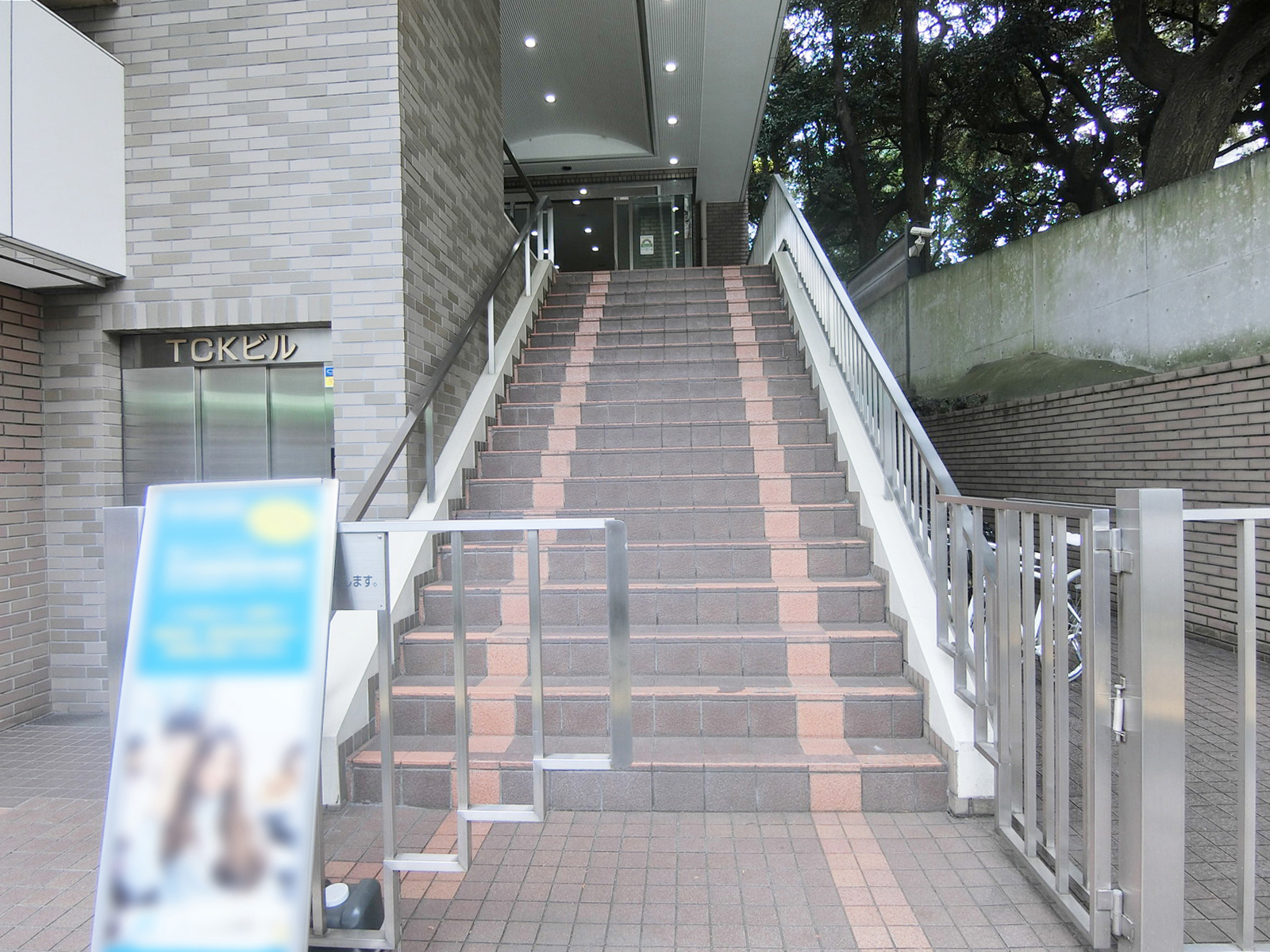 エントランスアプローチ