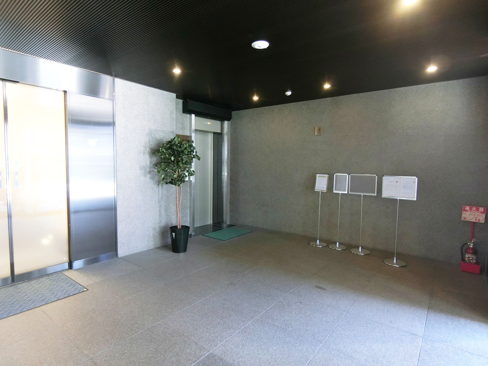 エントランスホール