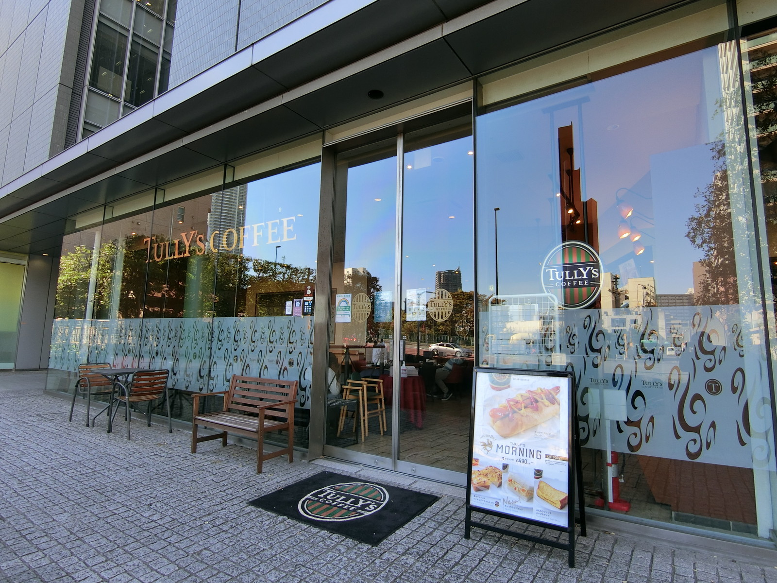 1階のタリーズコーヒー NBF豊洲店