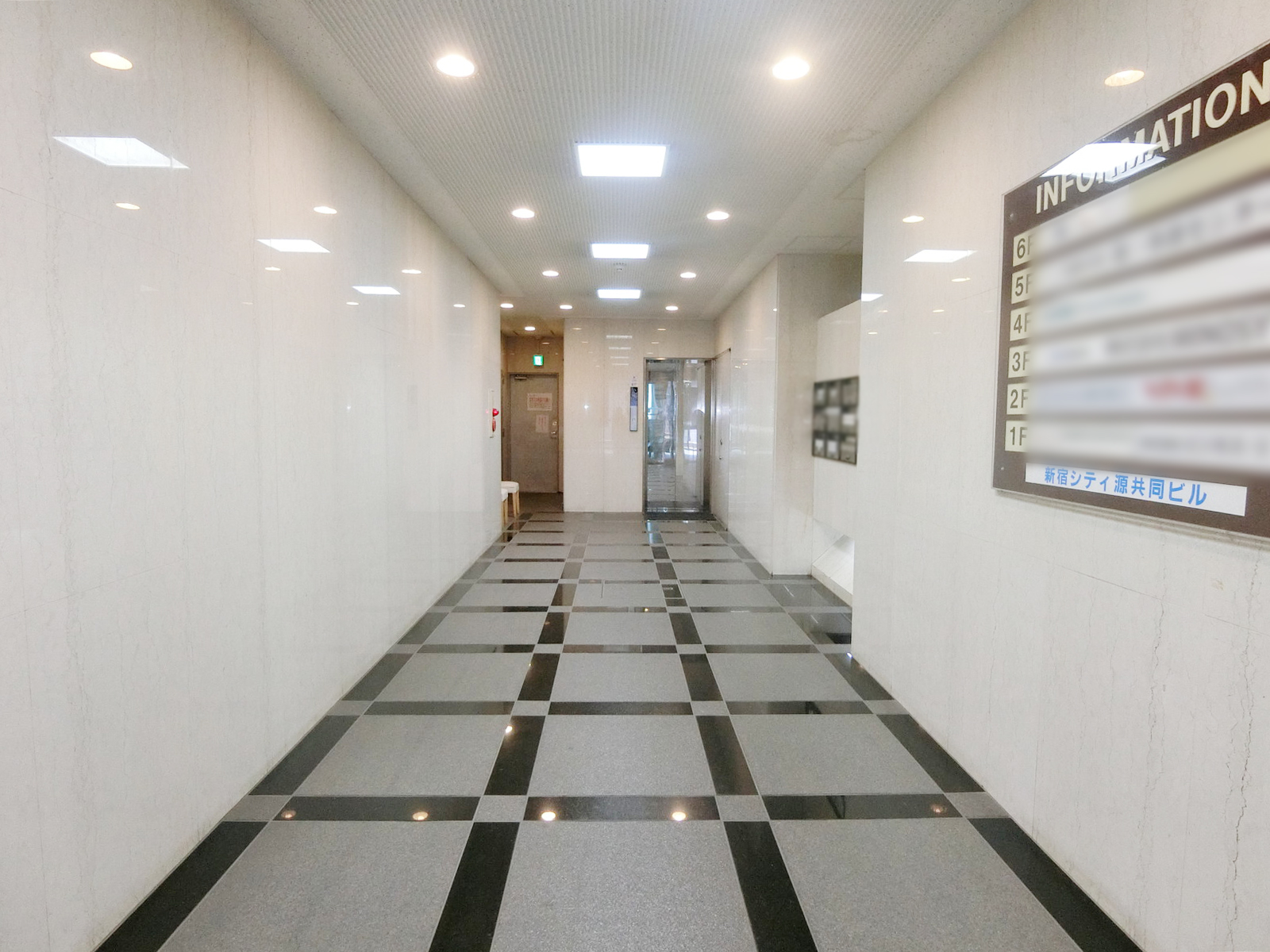 エントランスホール