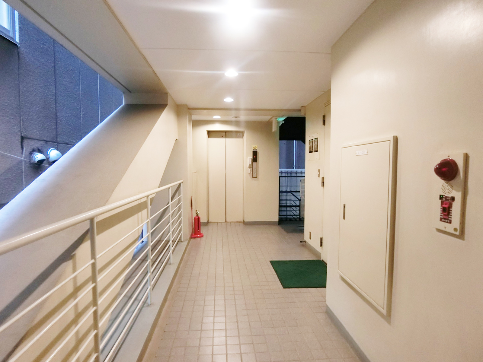 エントランスホール