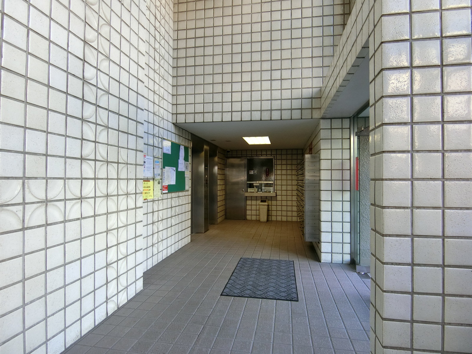 エントランスホール