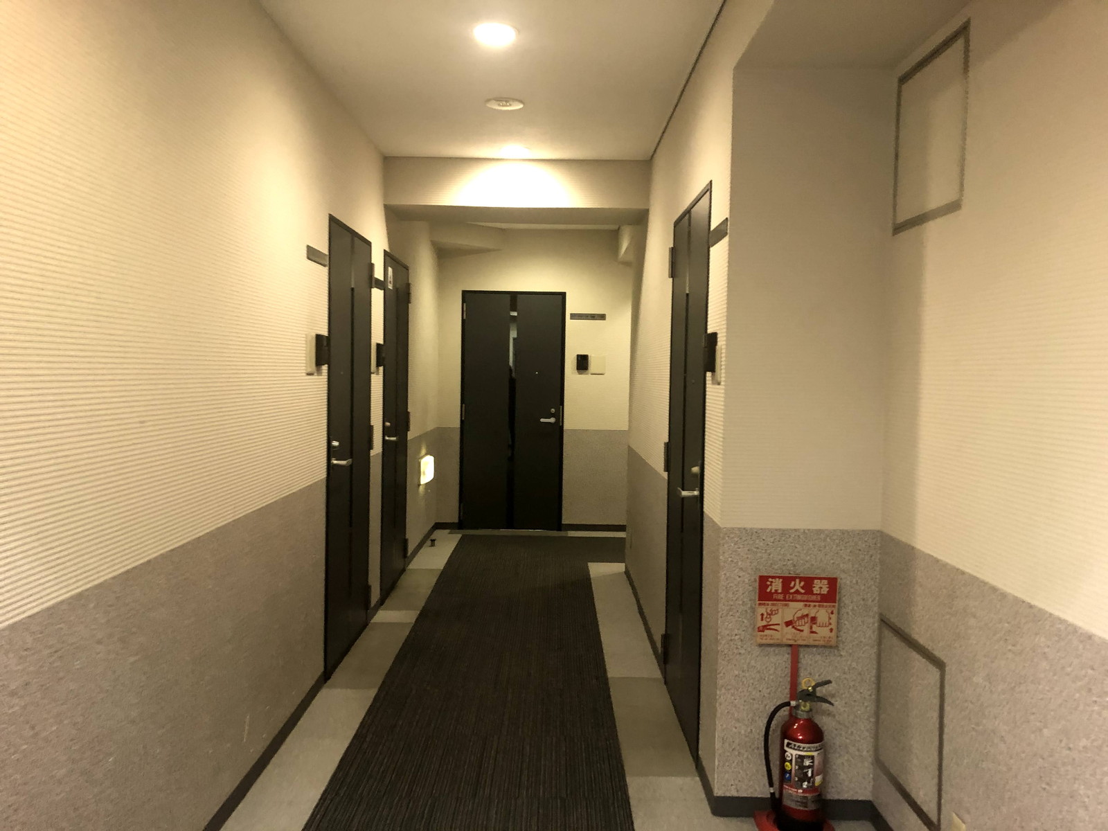 エントランス内部