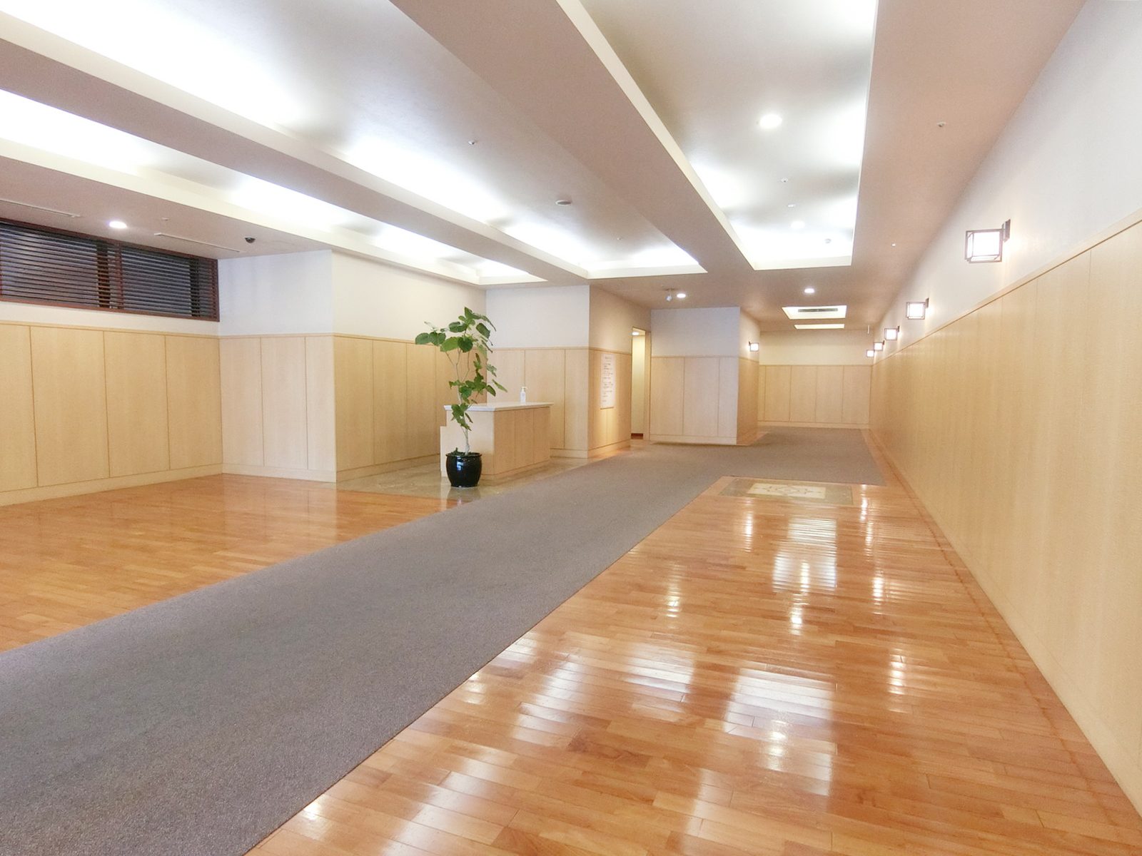 エントランスホール
