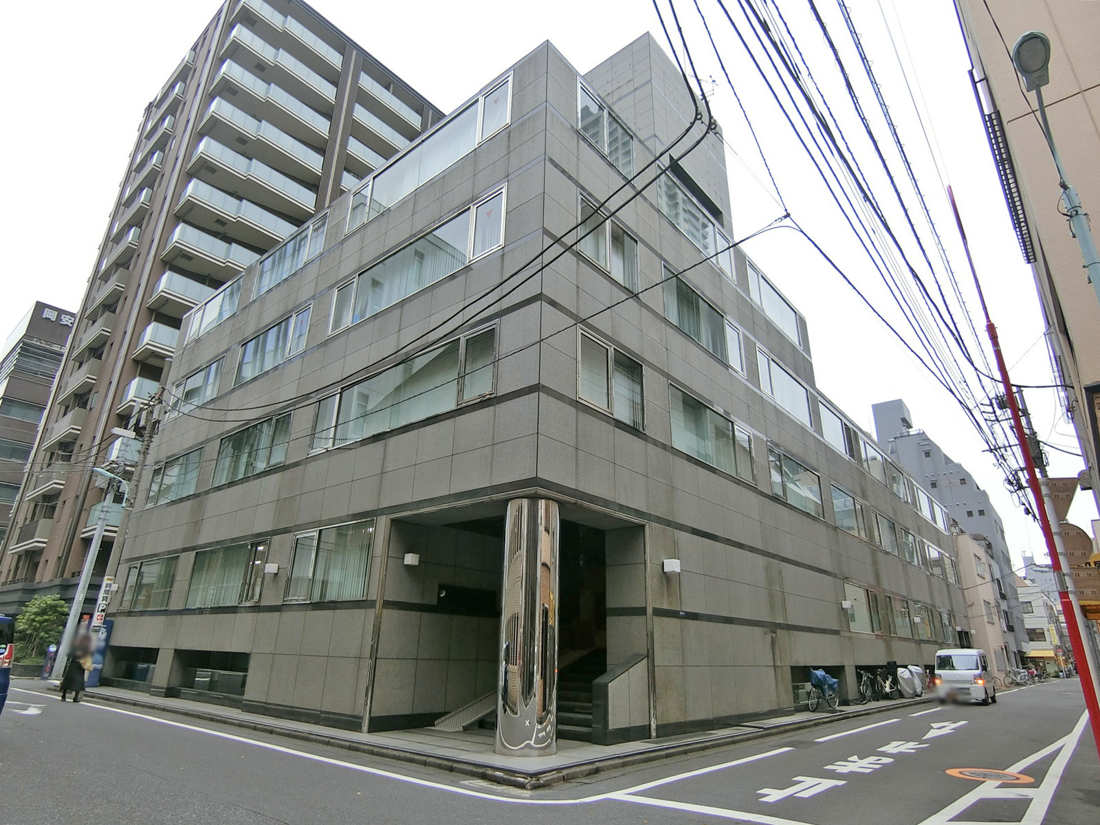 横向きの外観