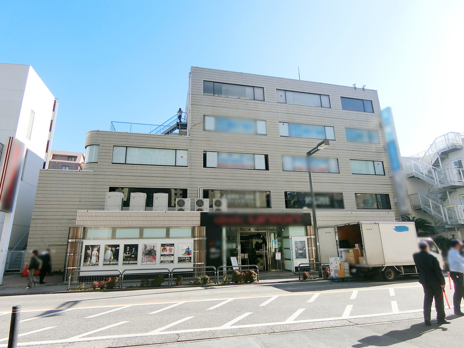 横長の外観