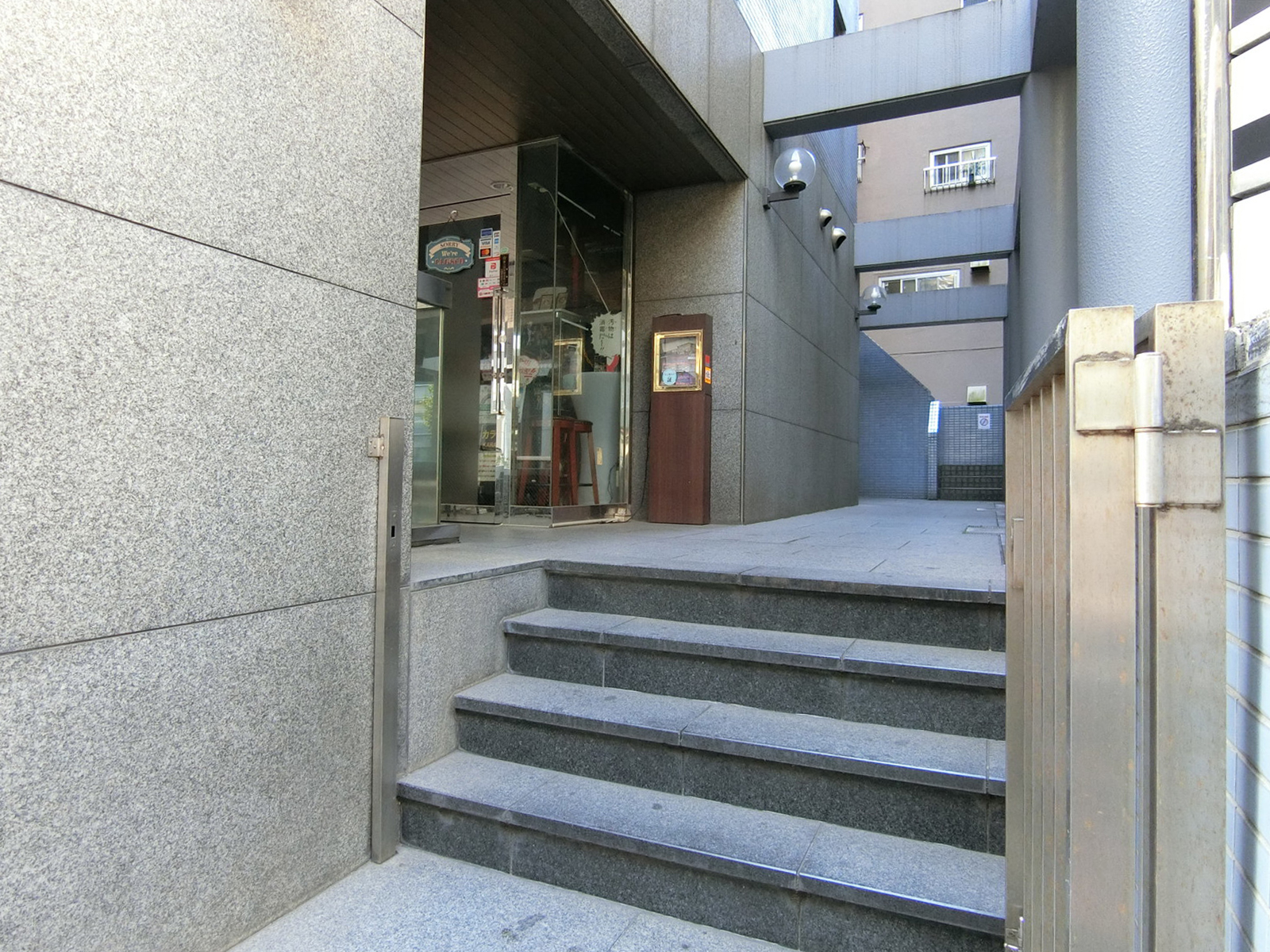 エントランスアプローチ