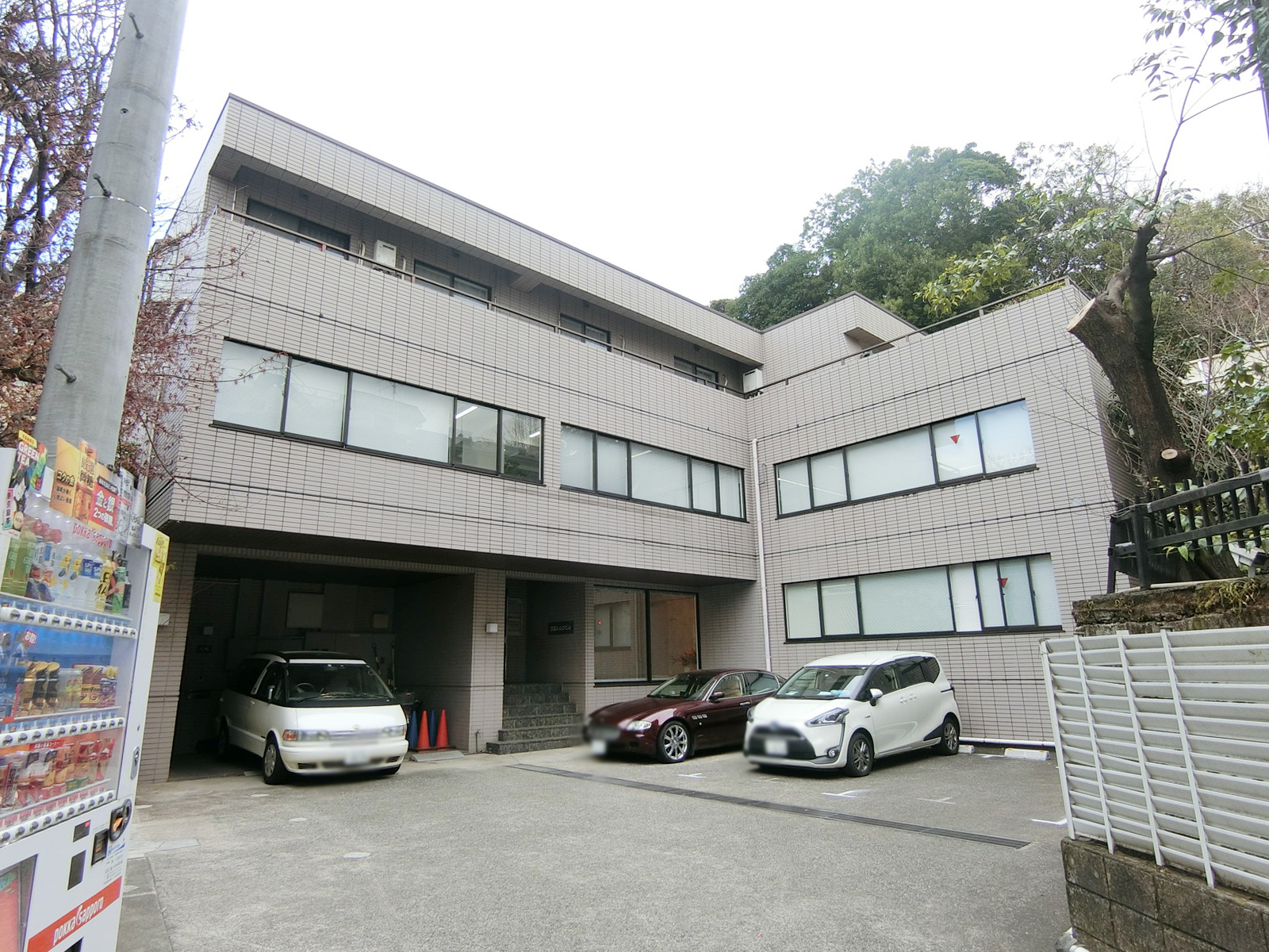 横長の外観