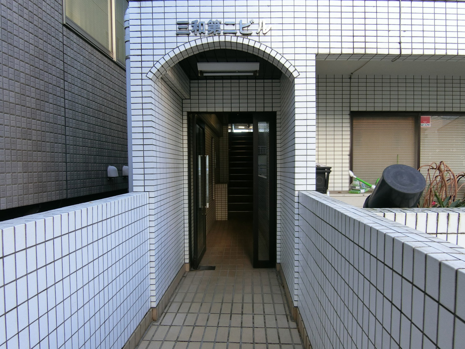 物件出入口