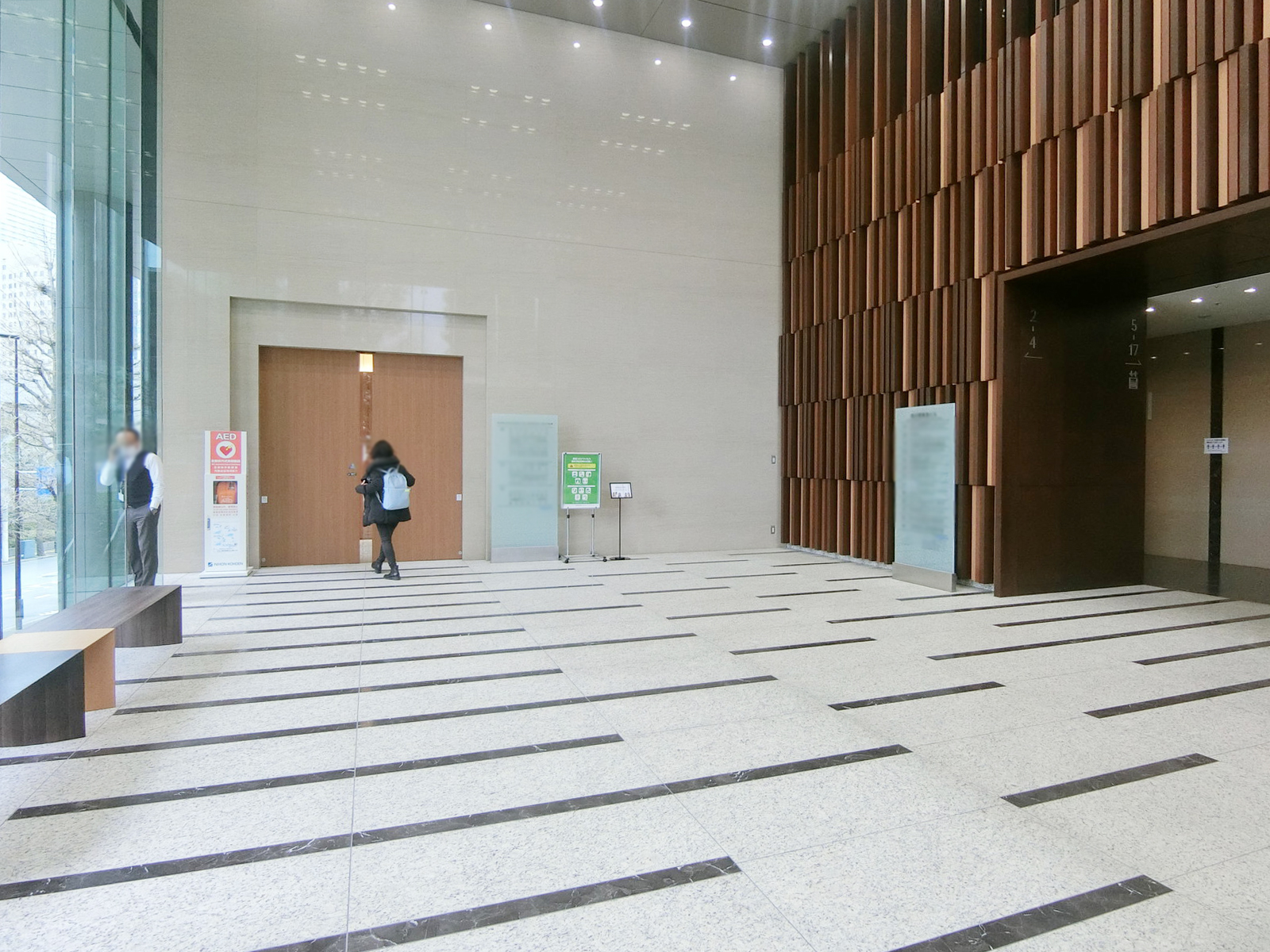 エントランスホール