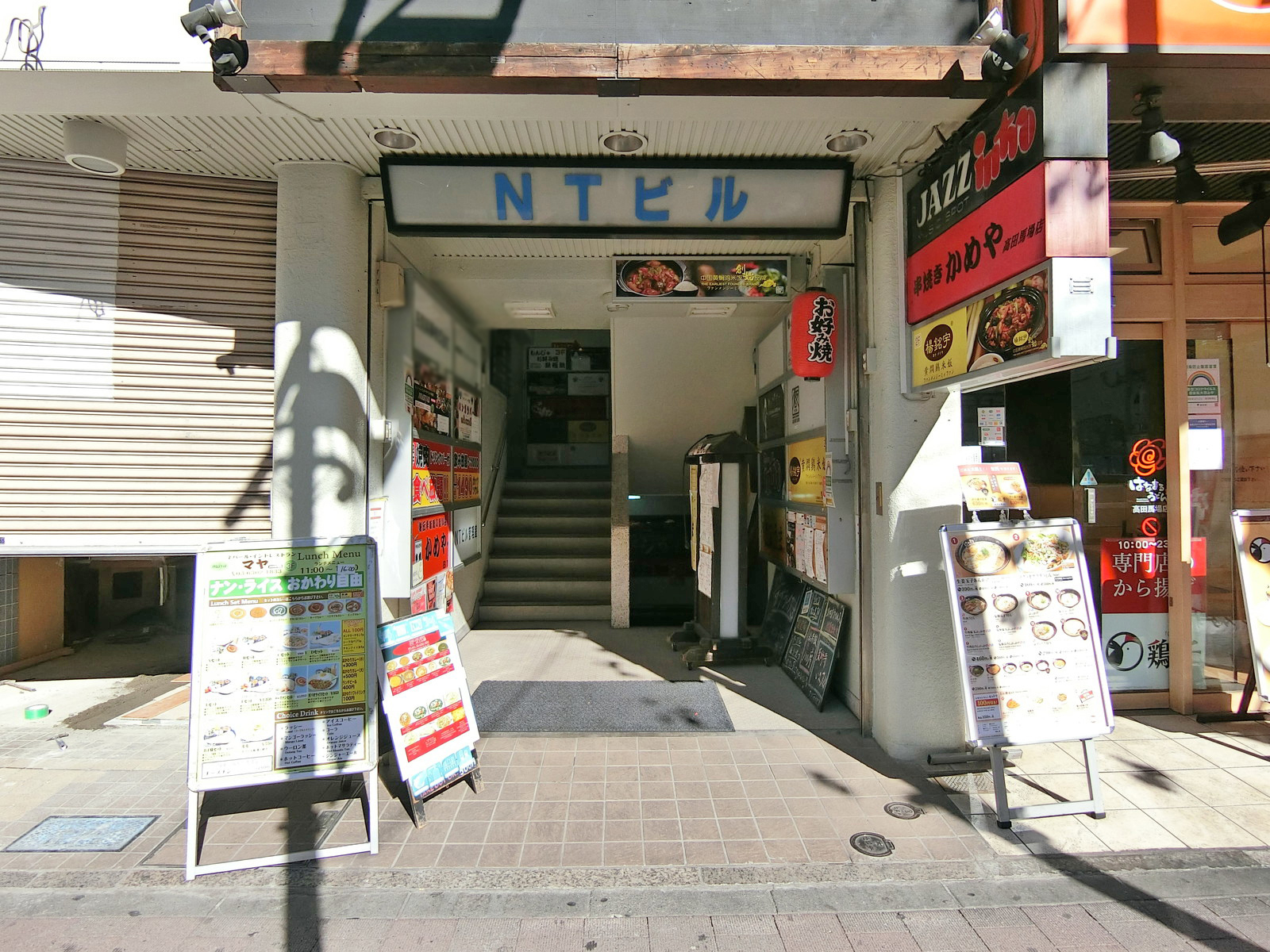 オフィス出入口