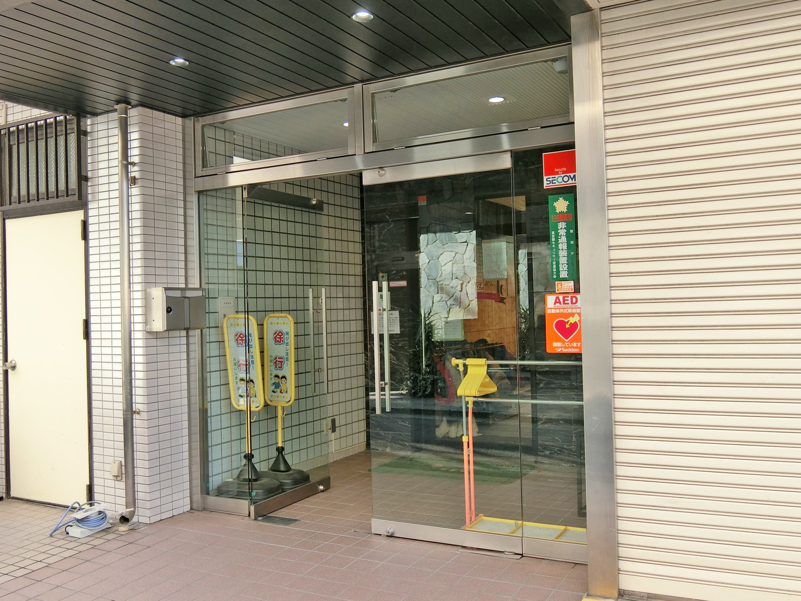 オフィス出入口