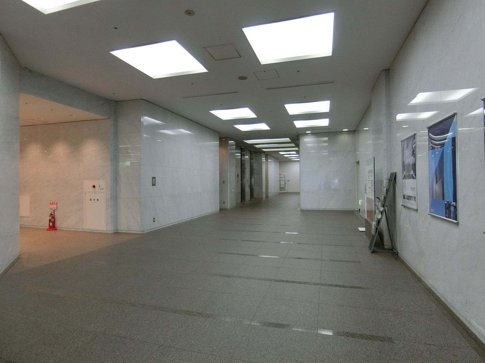 エントランスホール